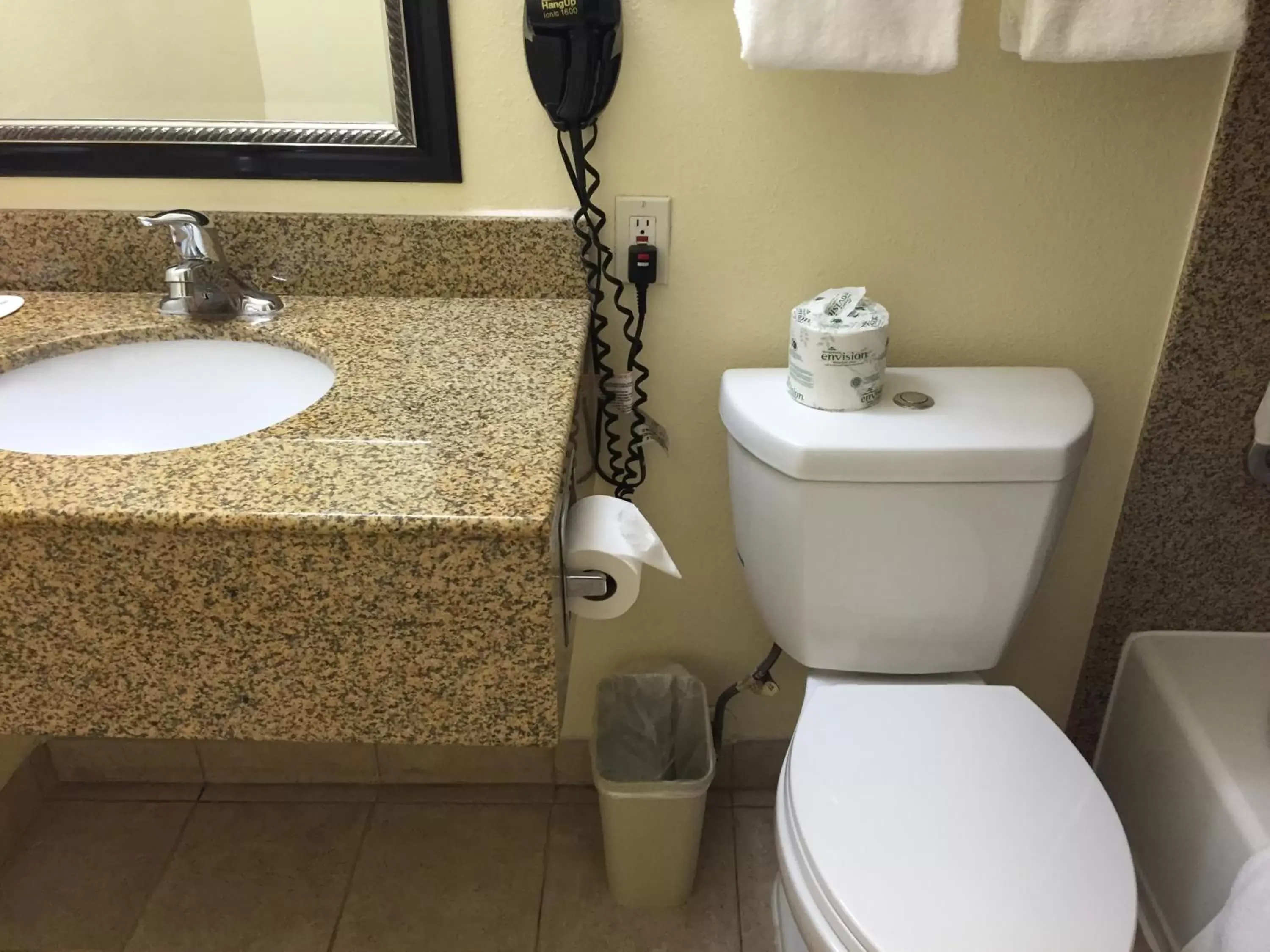 Toilet, Bathroom in Howard Johnson by Wyndham San Diego Sea World