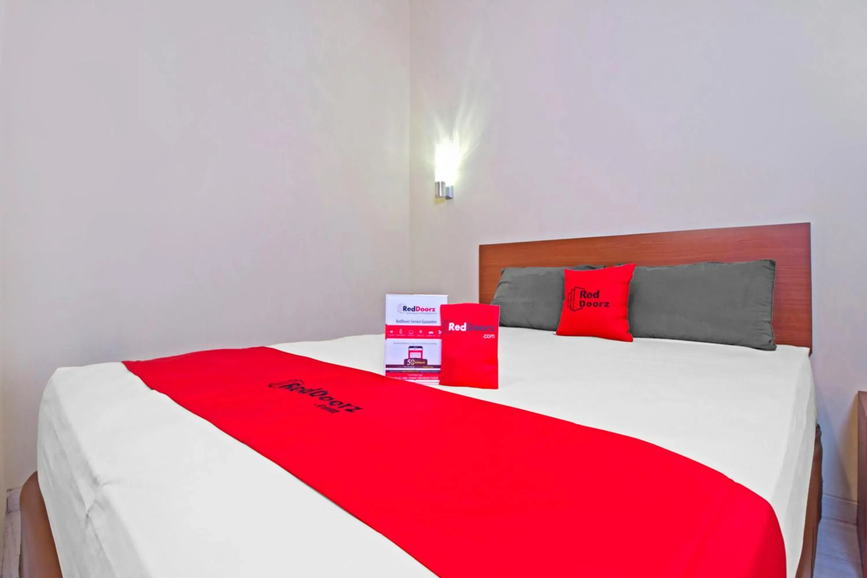 Bedroom, Bed in RedDoorz Near Trans Studio Mall 2