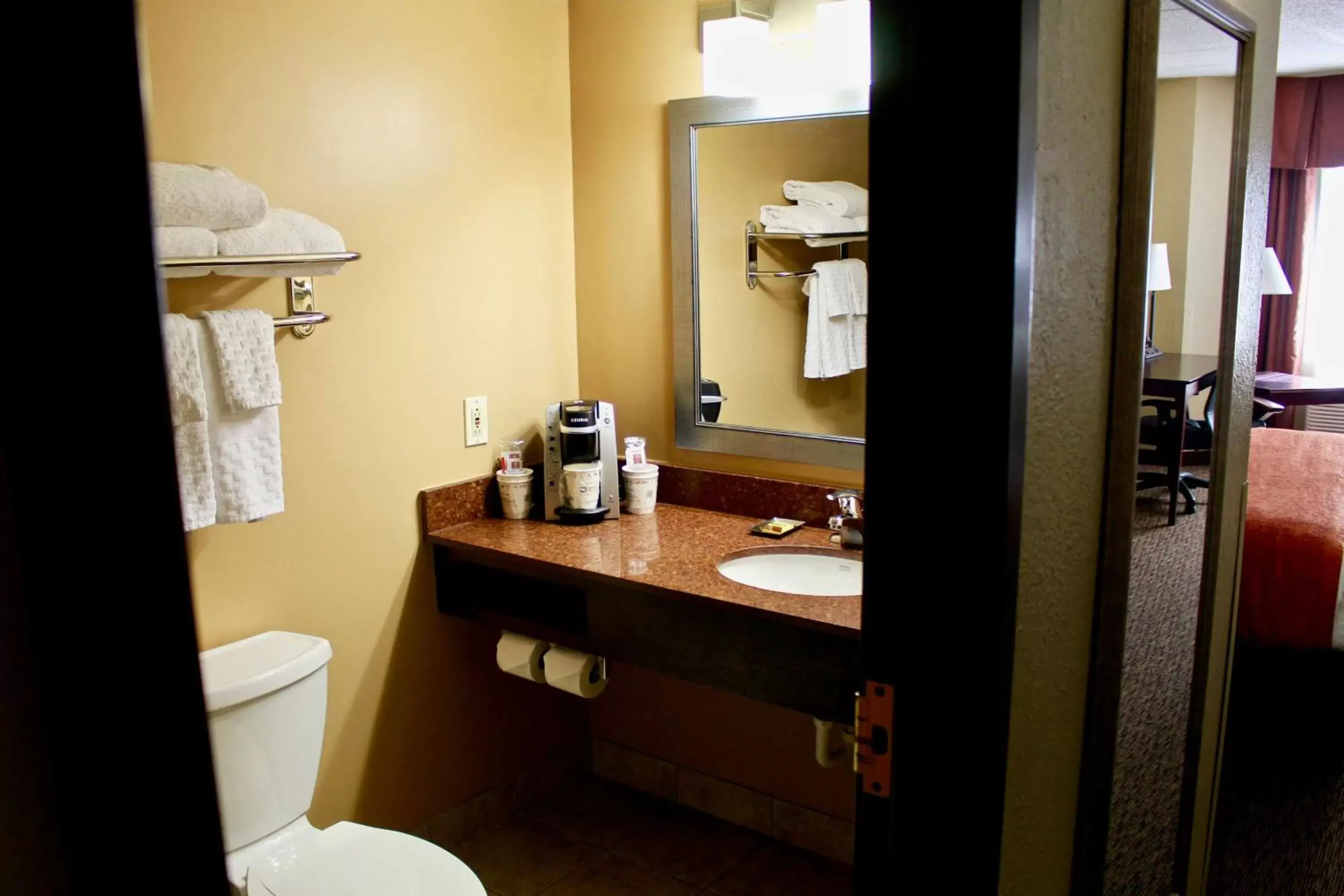 Photo of the whole room, Bathroom in Best Western Plus Dakota Ridge