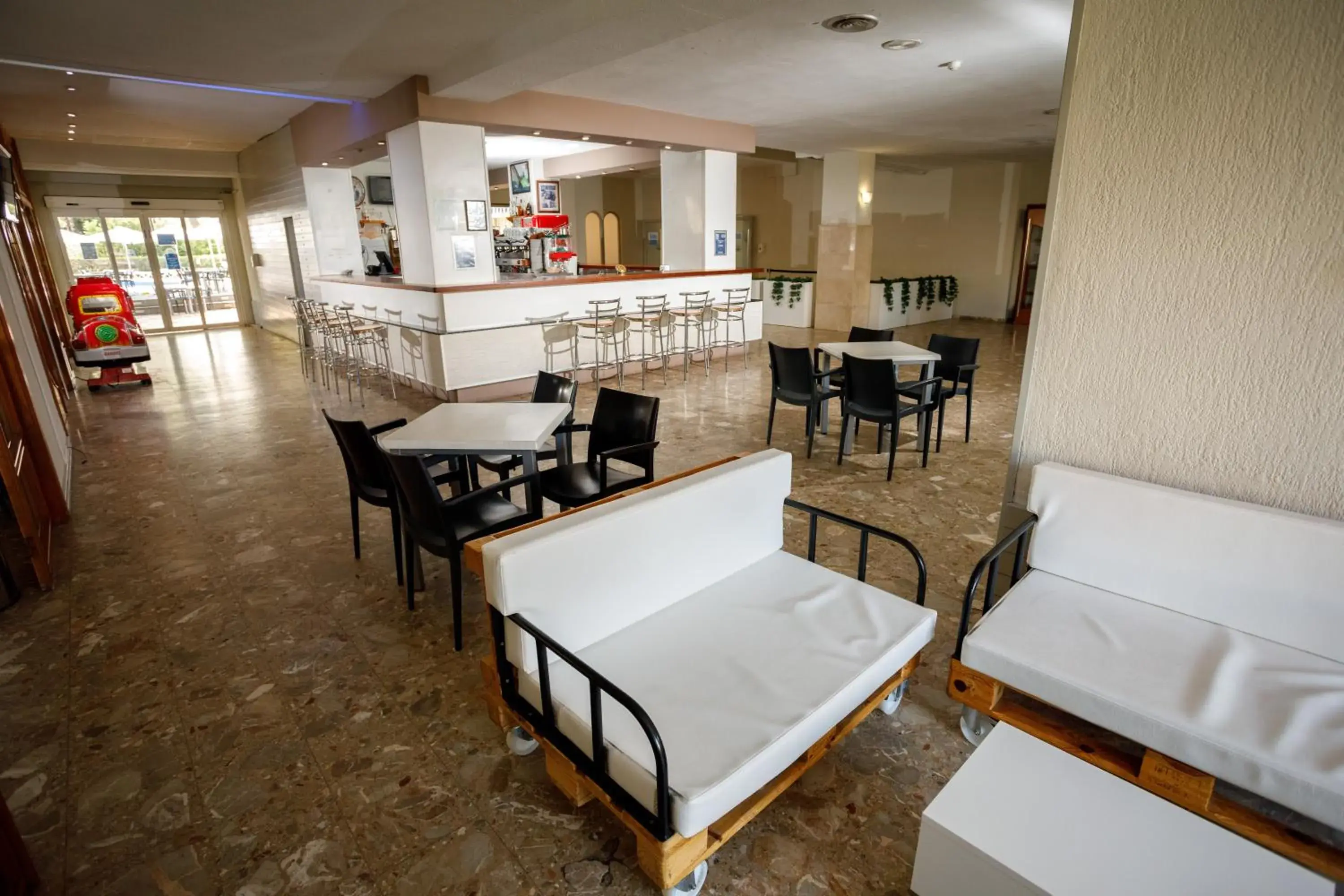 Lounge or bar in Hotel Tres Anclas Lounge or bar in Hotel Tres Anclas