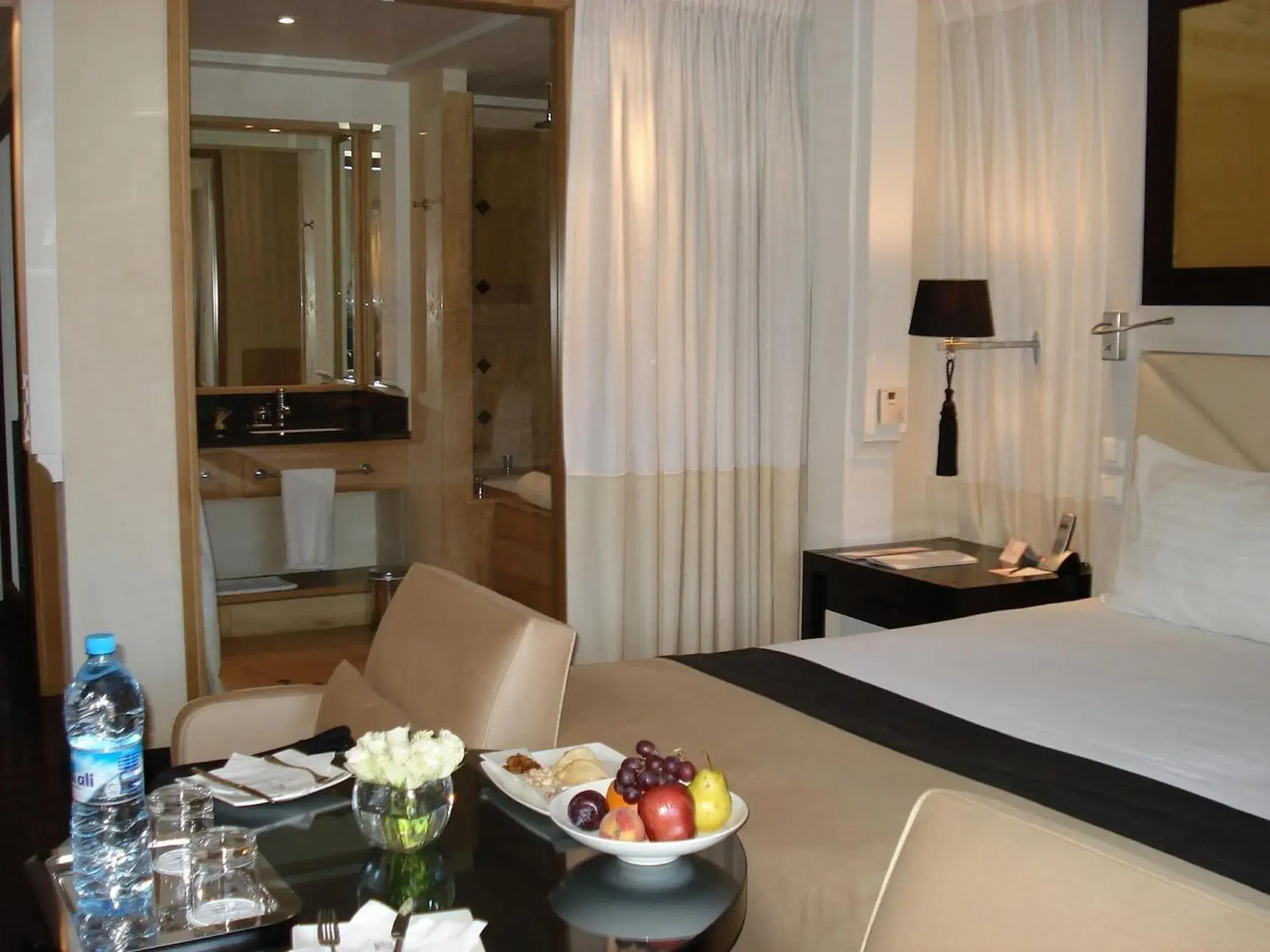 Bed in Hotel & Ryads Barriere Le Naoura