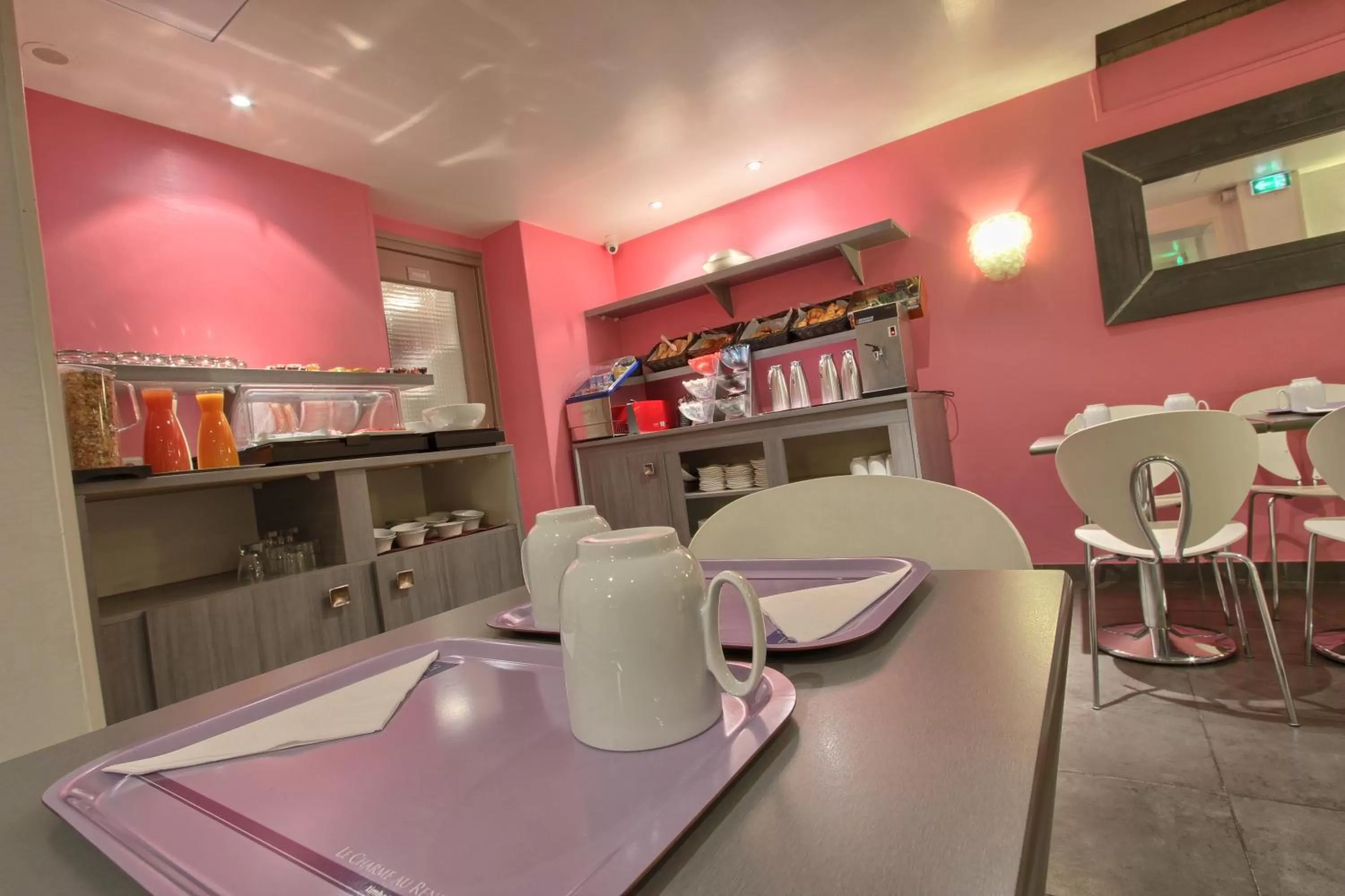 Restaurant/places to eat in Timhotel Paris Gare de Lyon