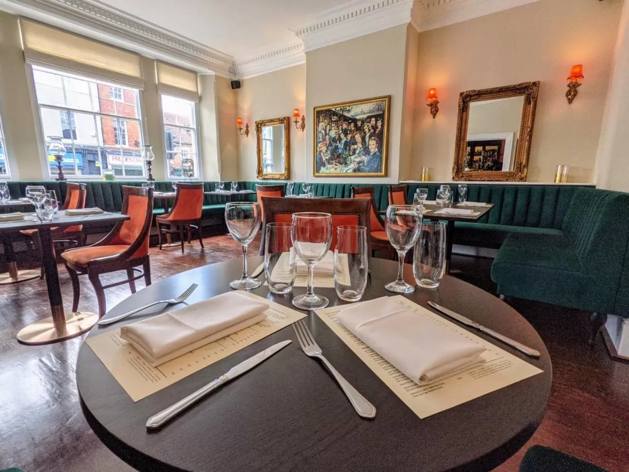 Restaurant/places to eat in Angel and Royal Hotel