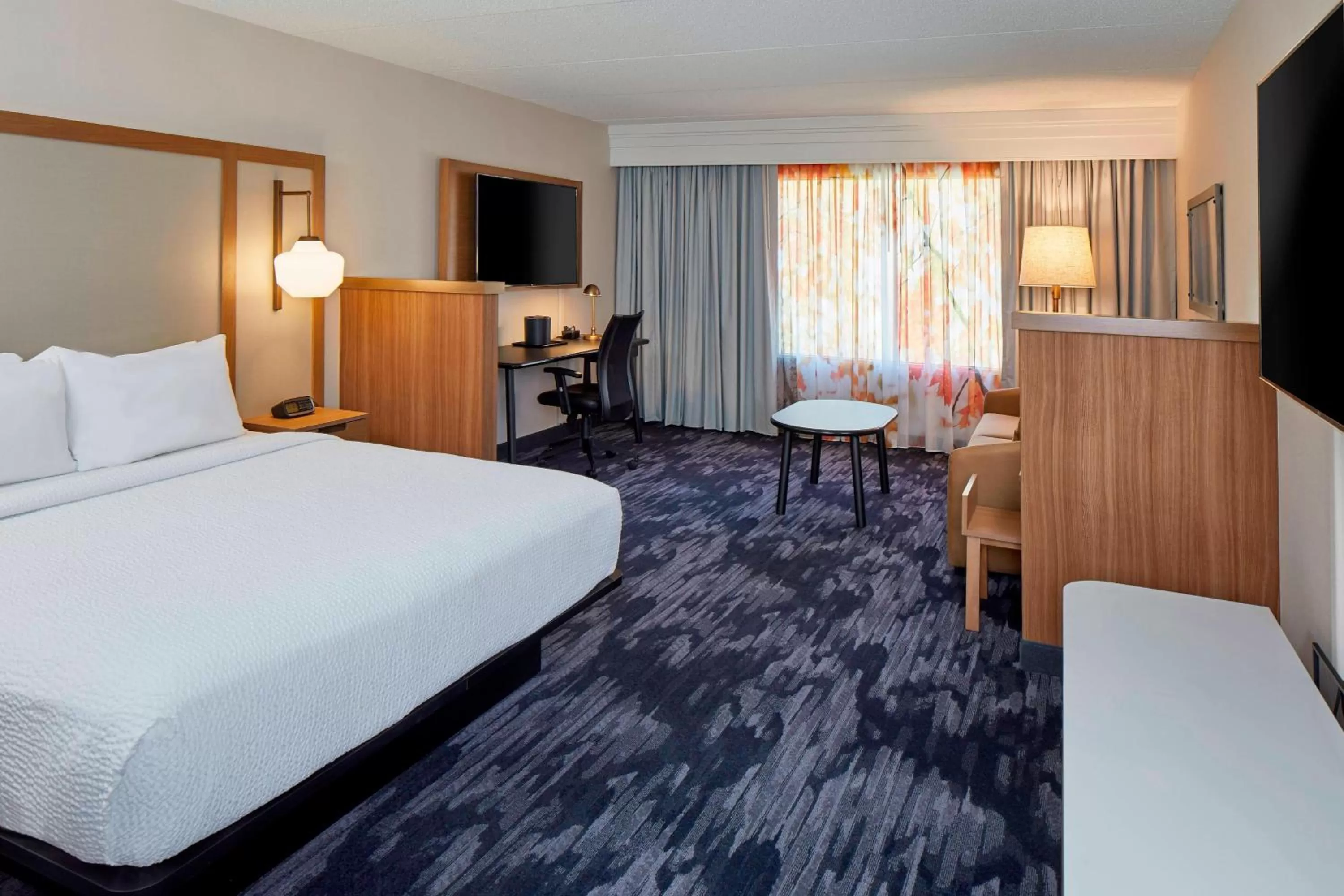 Photo of the whole room, Bed in Fairfield Inn & Suites by Marriott Albany Airport