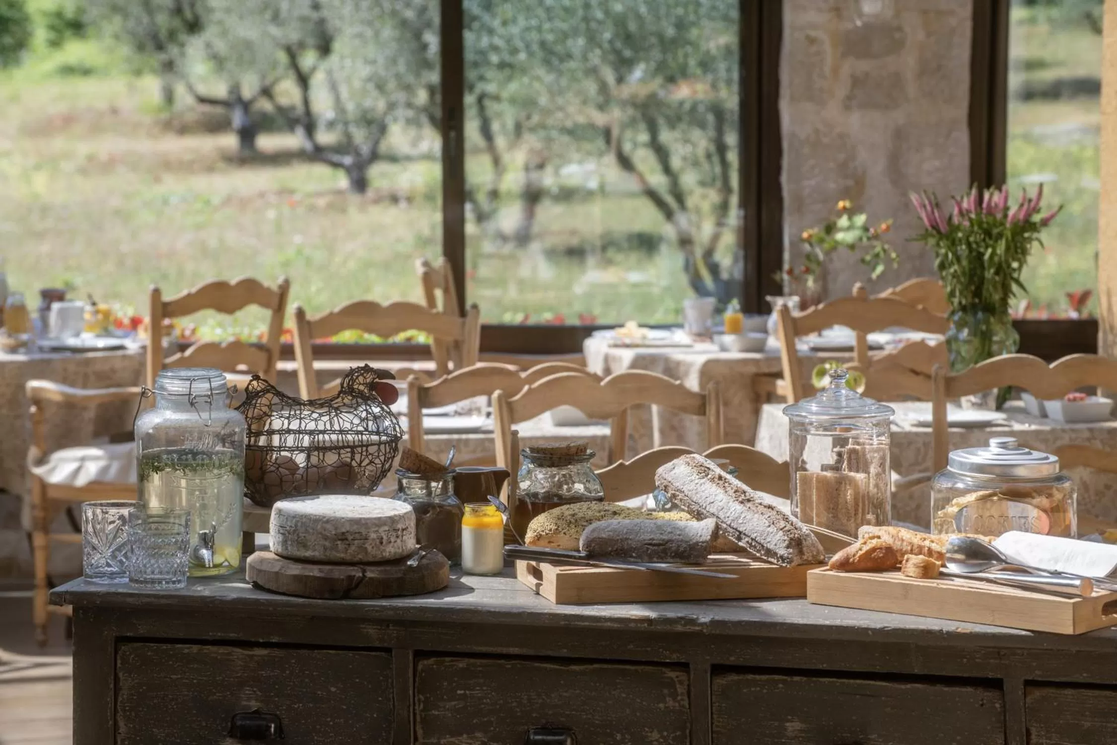 Breakfast in Hotel Les Messugues