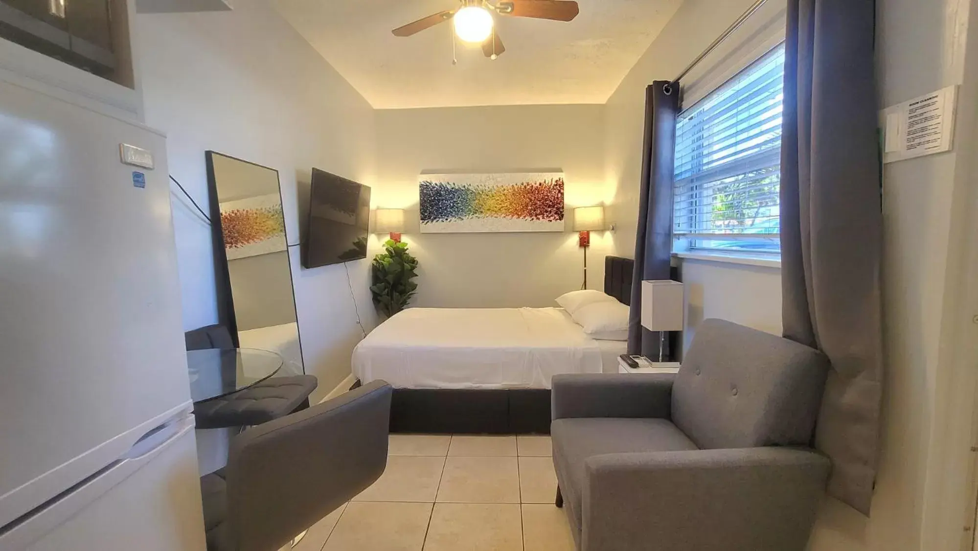 Queen Room - single occupancy in Barefoot mailman motel Queen Room - single occupancy in Barefoot mailman motel