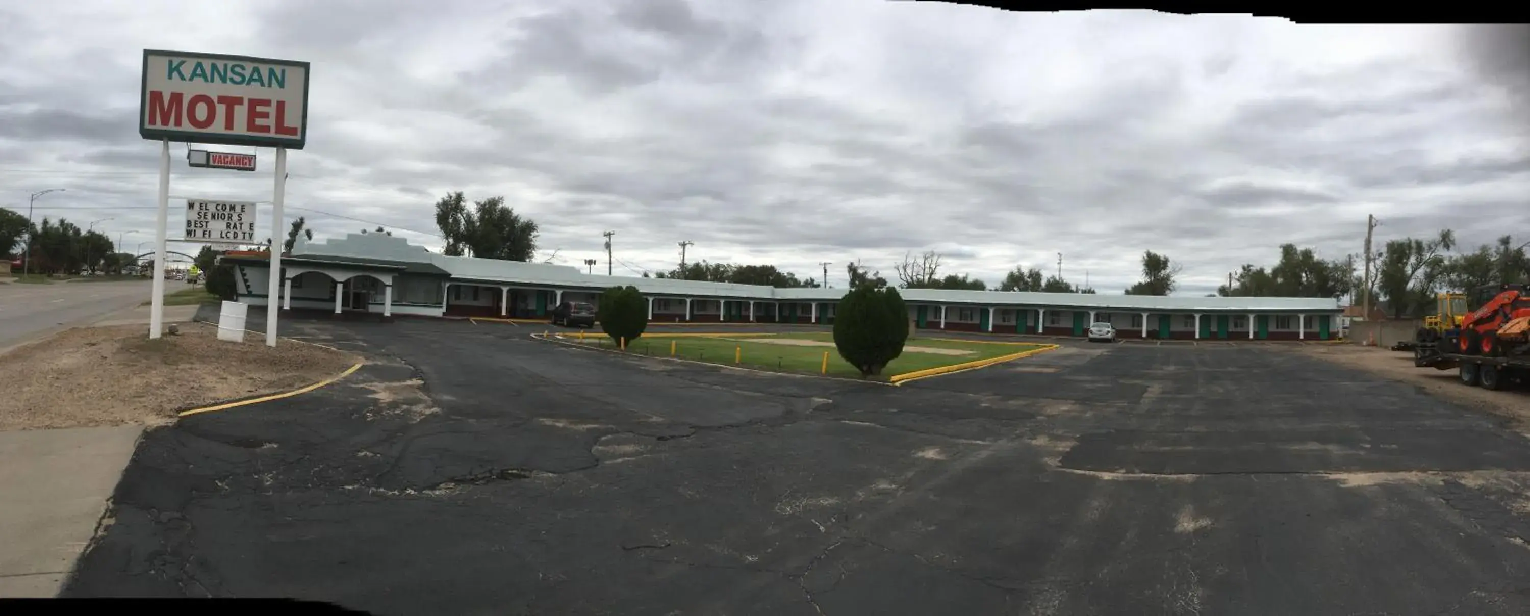 Property building in Kansan Motel