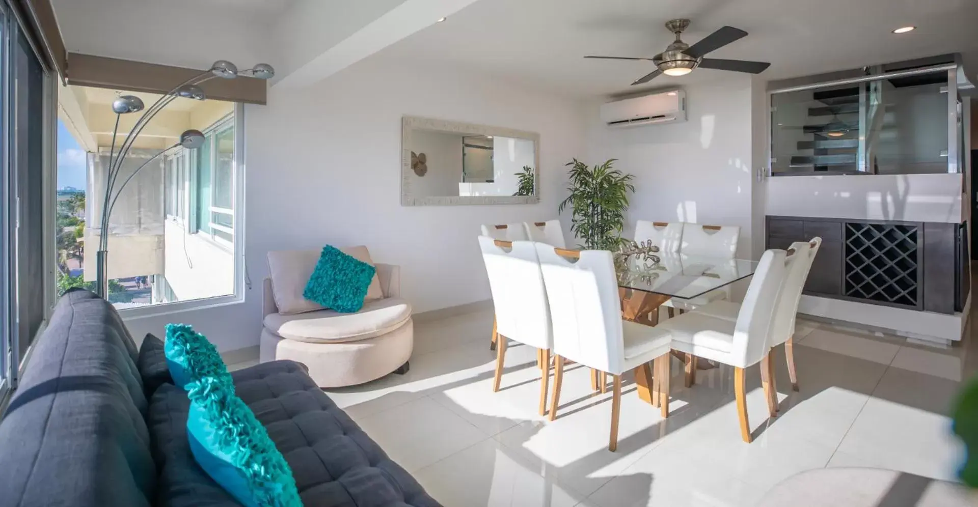 Dining Area in Beachfront Penthouses by LivIN Cancun