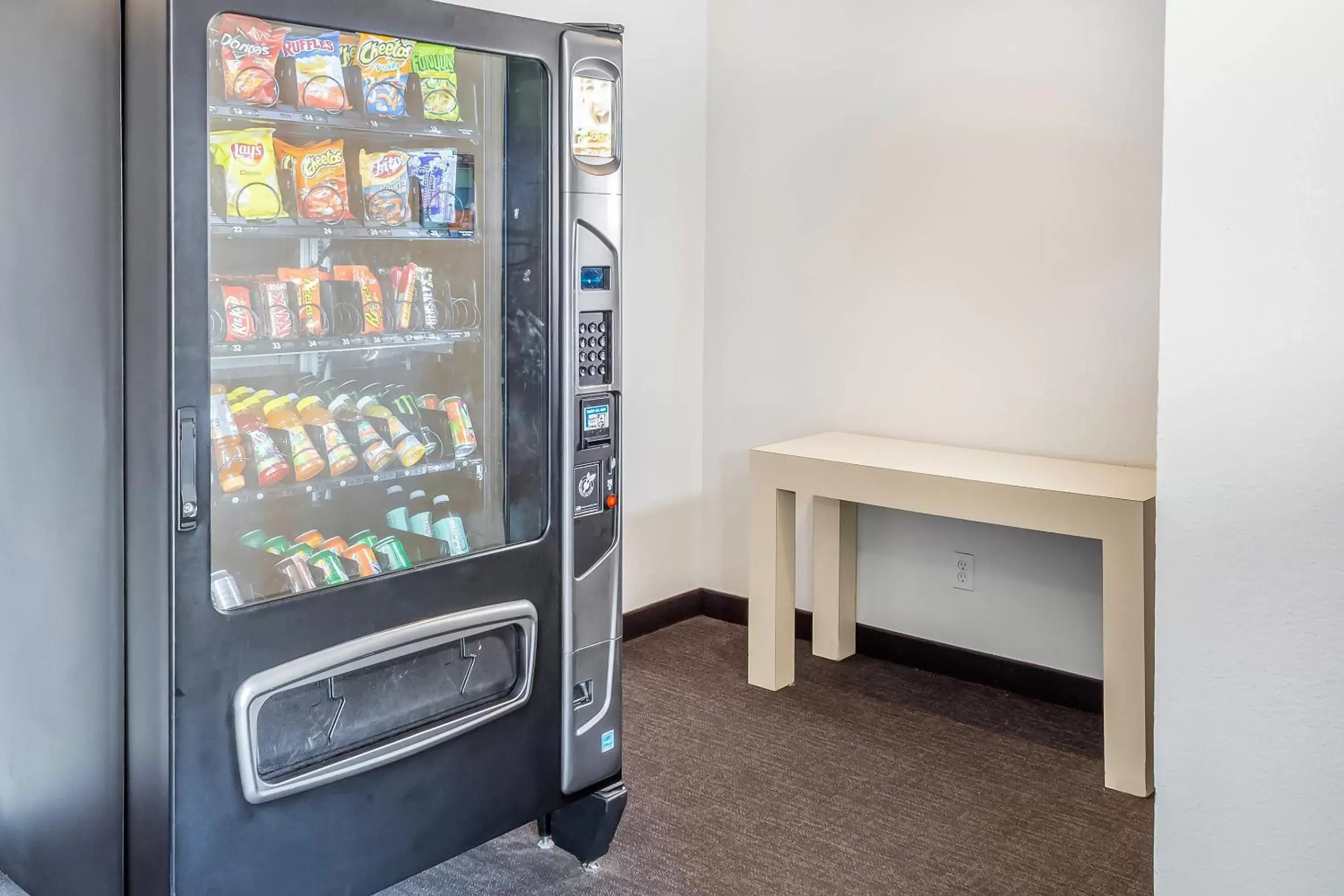 vending machine, Supermarket/Shops in OYO Hotel Shelby MT Hwy 2 & I-15