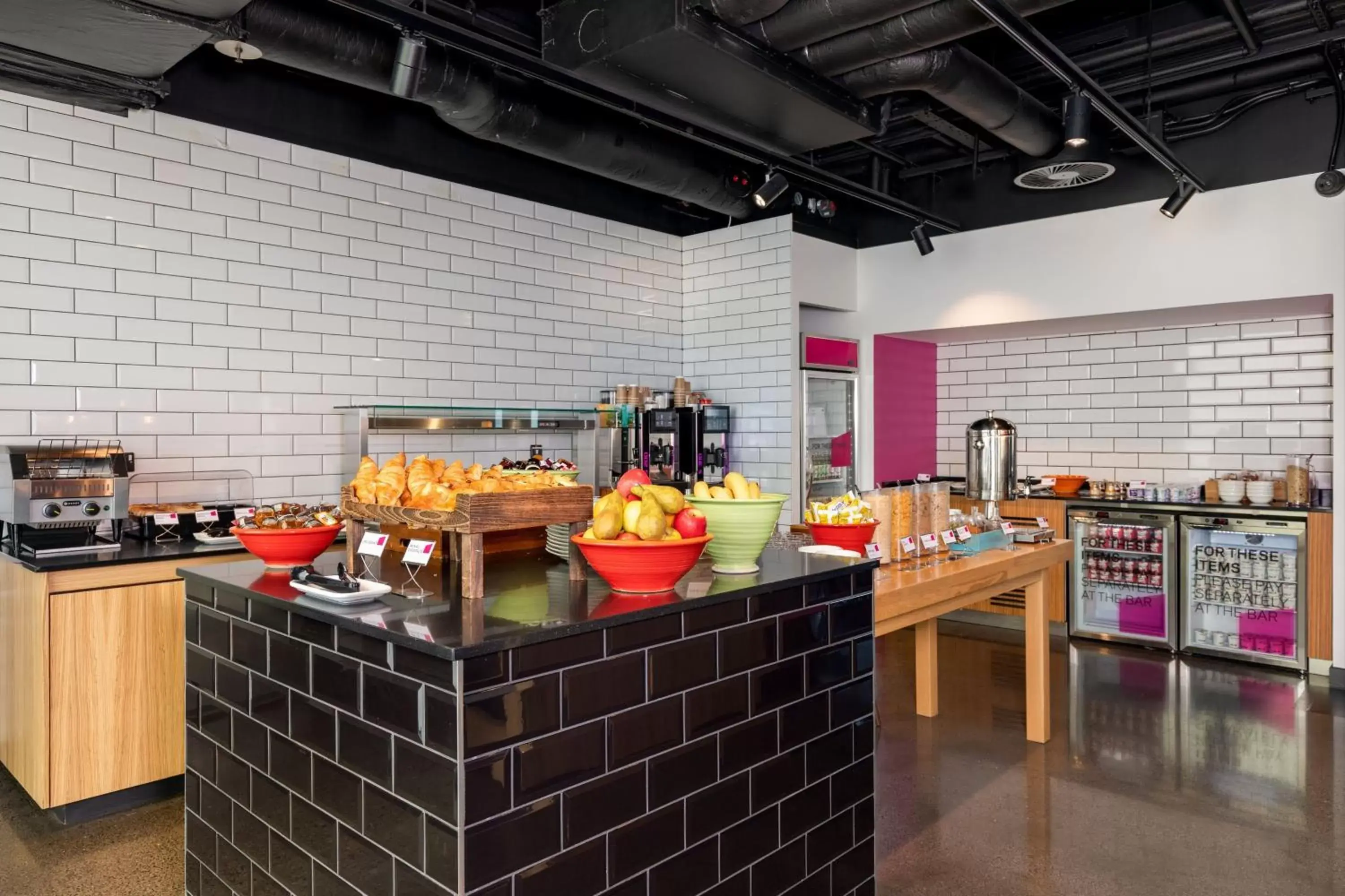 Breakfast, Kitchen/Kitchenette in Aloft Dublin City