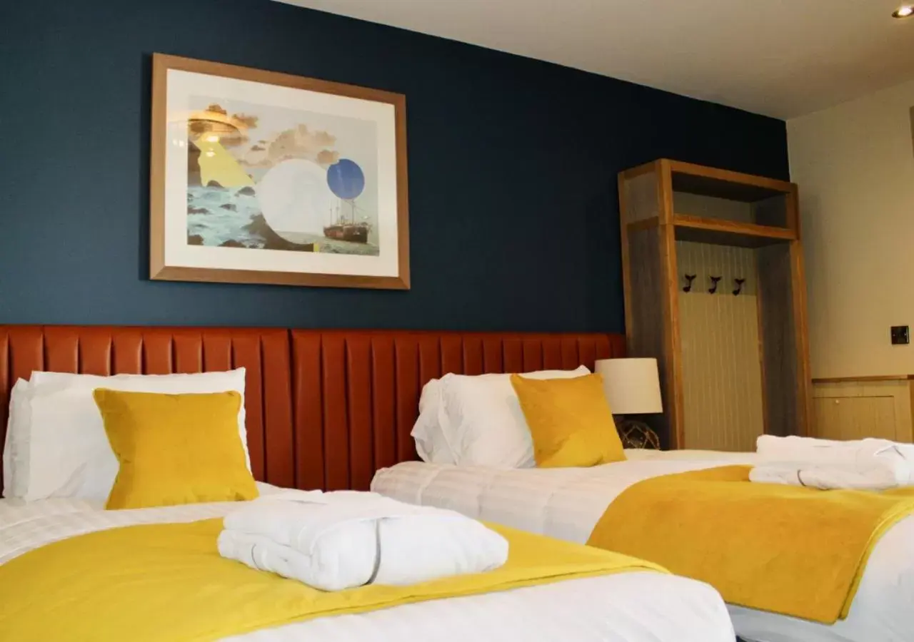 Bed in Rooms at Haslar Marina