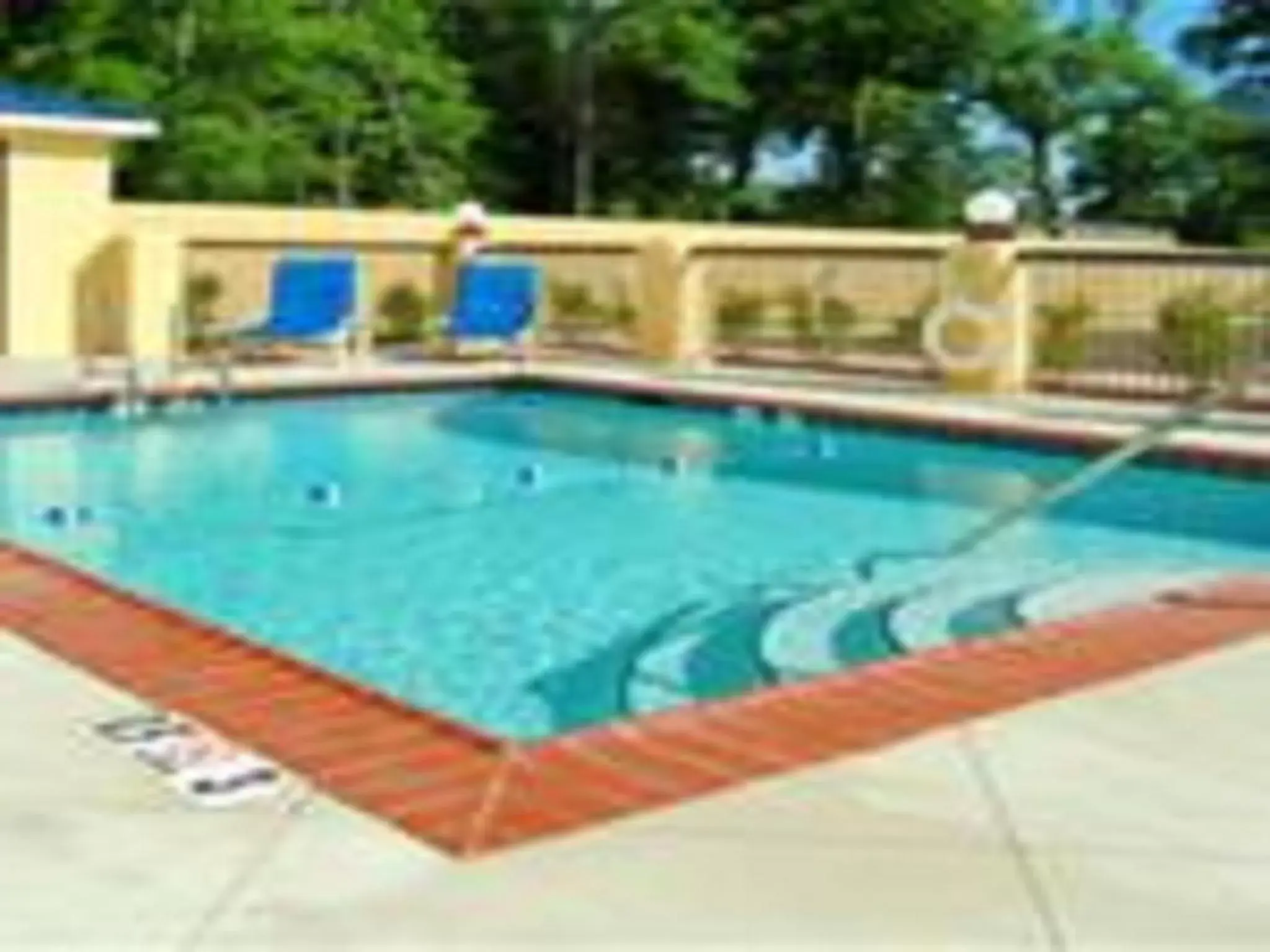 Area and facilities, Swimming Pool in Days Inn by Wyndham Semmes Mobile
