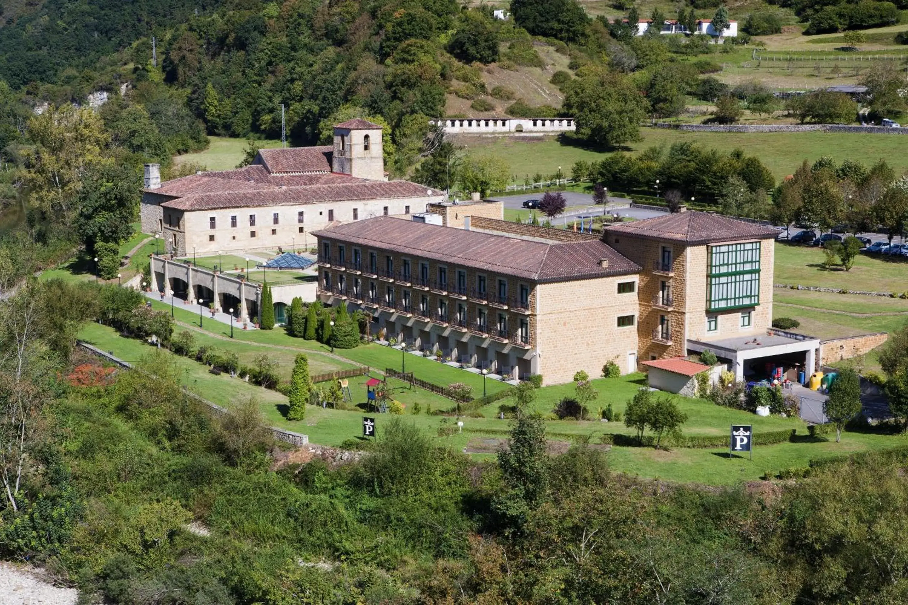 Bird's eye view, Bird's-eye View in Parador de Cangas de Onís