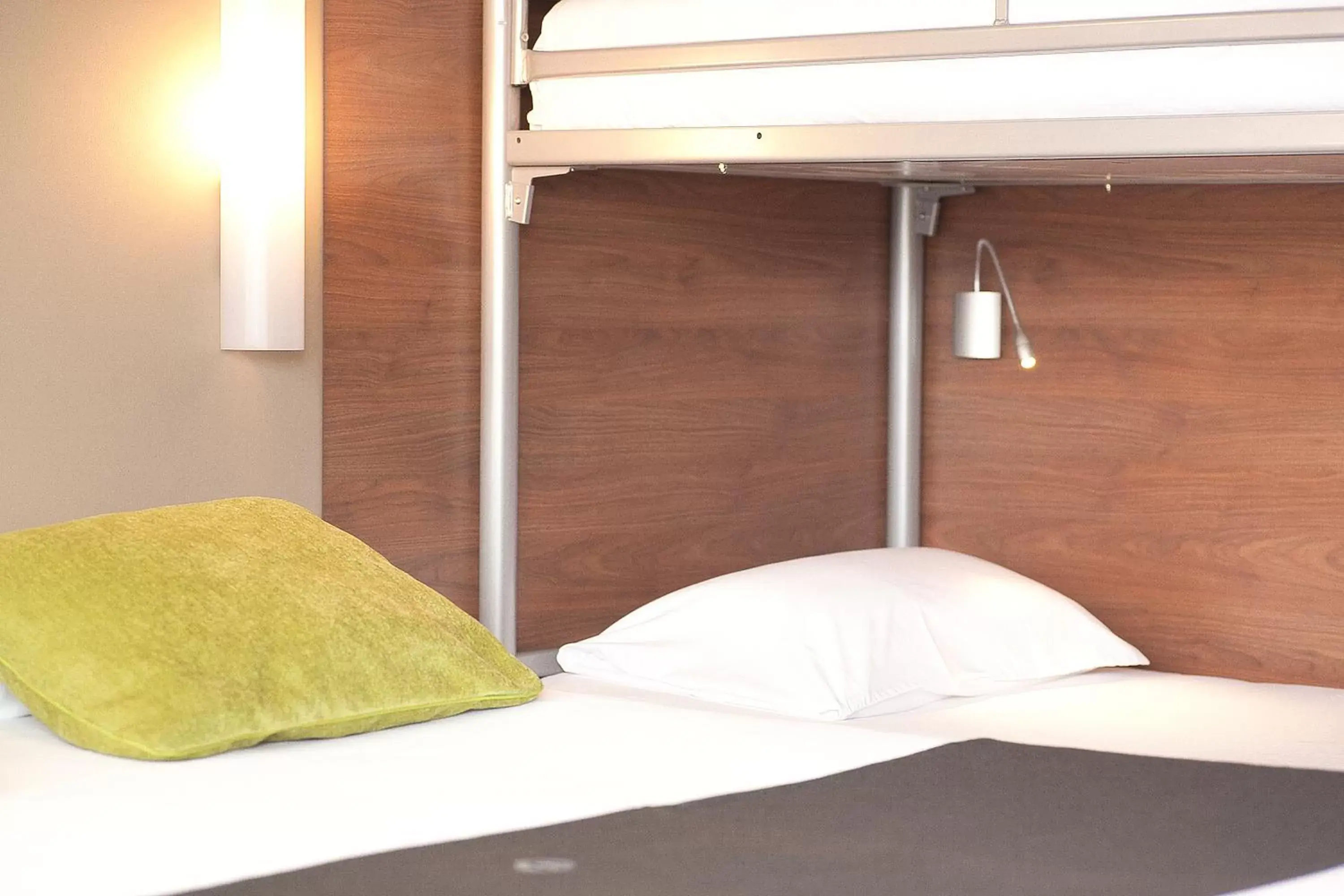 bunk bed, Bed in Campanile Bourges Nord - Saint-Doulchard