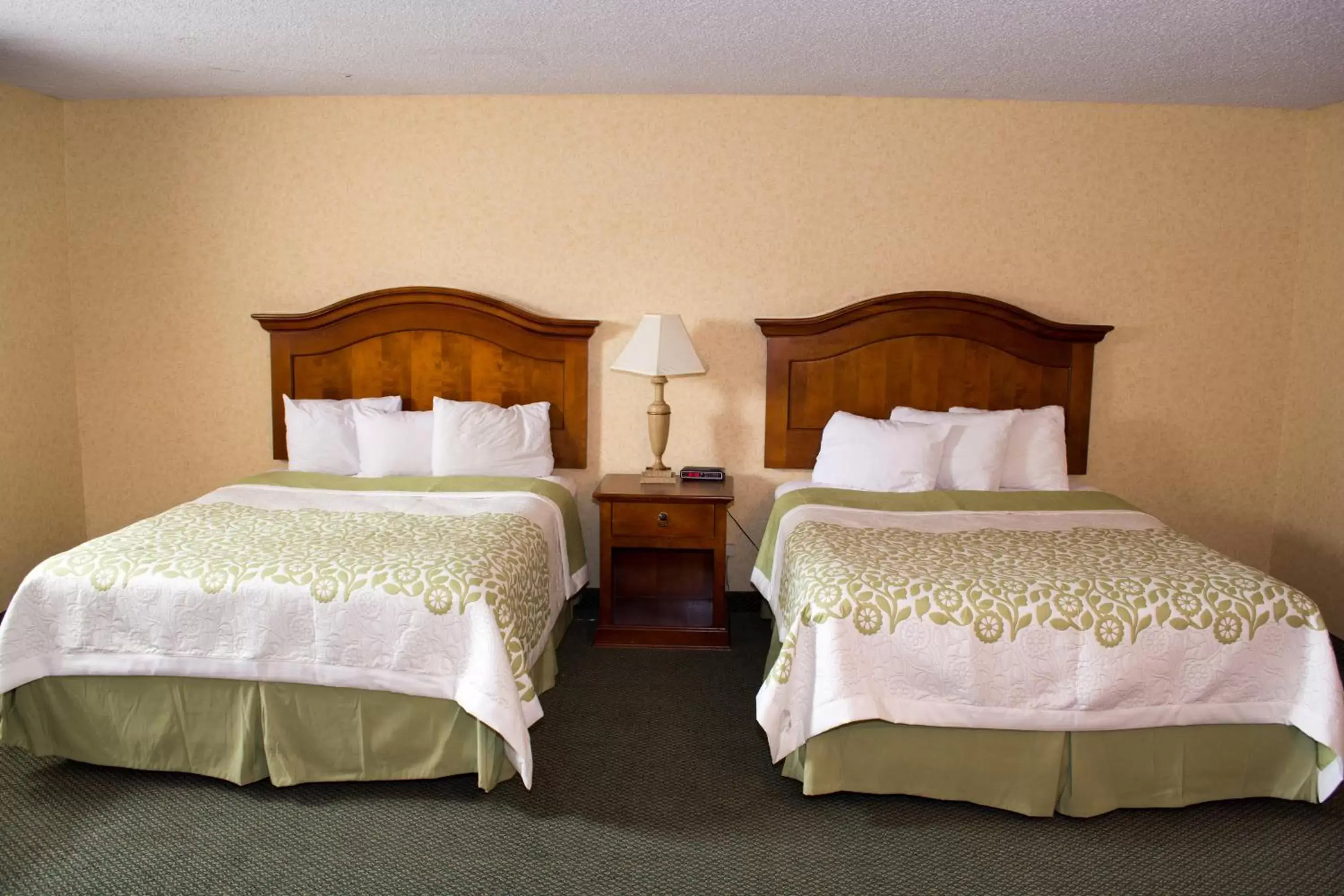 Bed in Days Inn by Wyndham Klamath Falls