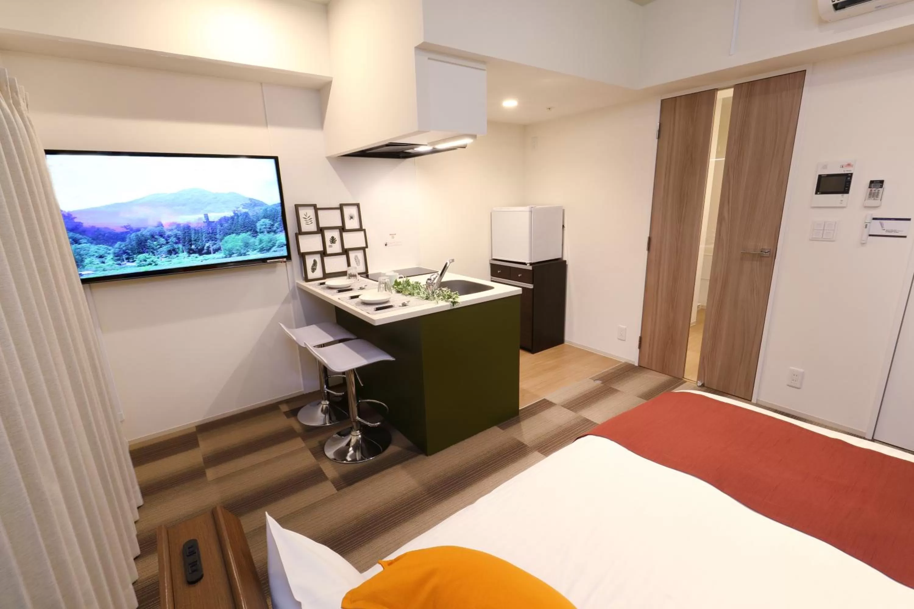 Photo of the whole room, Bed in Residence Hotel Hakata 19