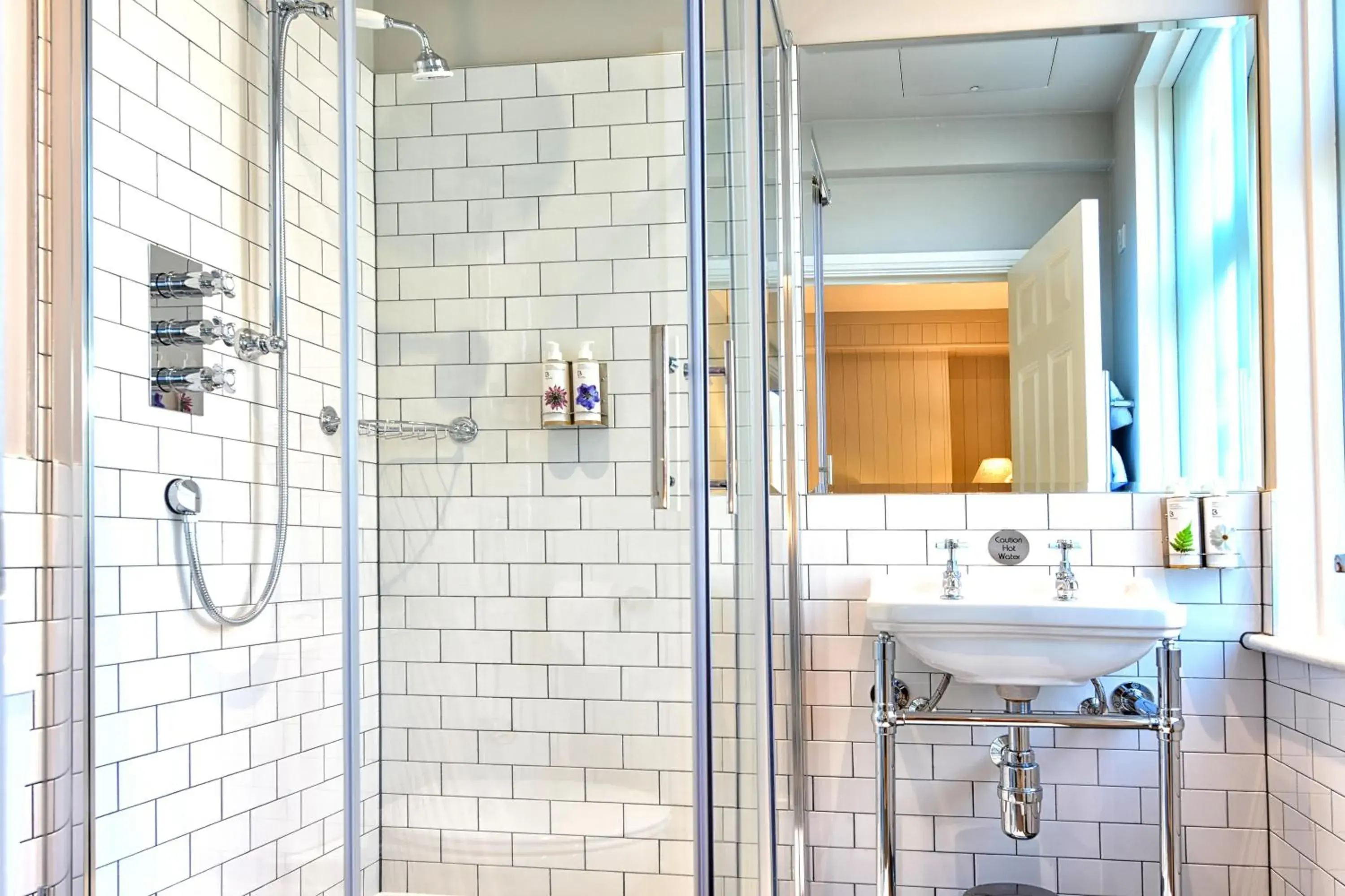 Shower, Bathroom in The Bridge Pub & Rooms