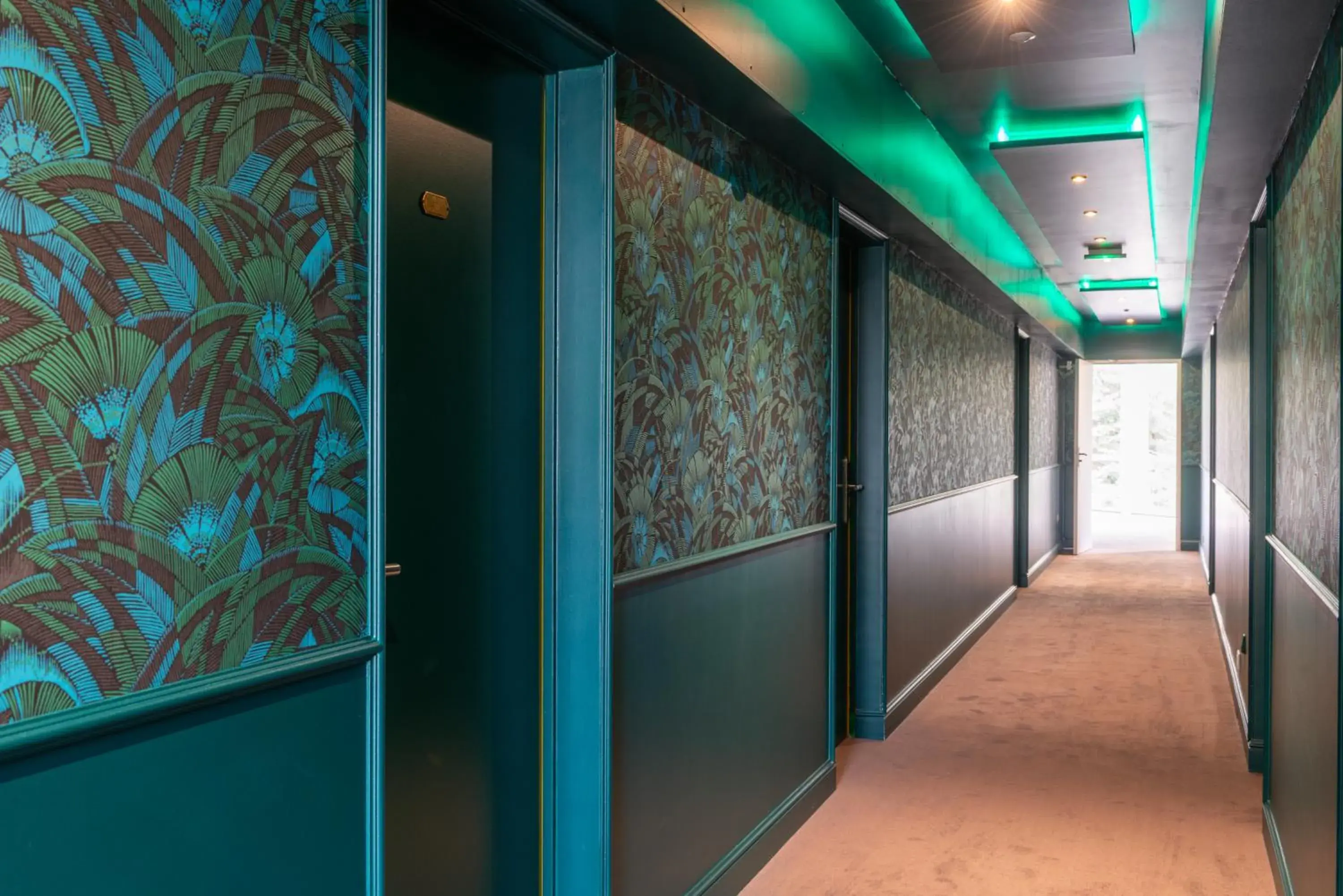 Lobby or reception in The Originals Boutique, Parc Hôtel, Orléans Sud Lobby or reception in The Originals Boutique, Parc Hôtel, Orléans Sud