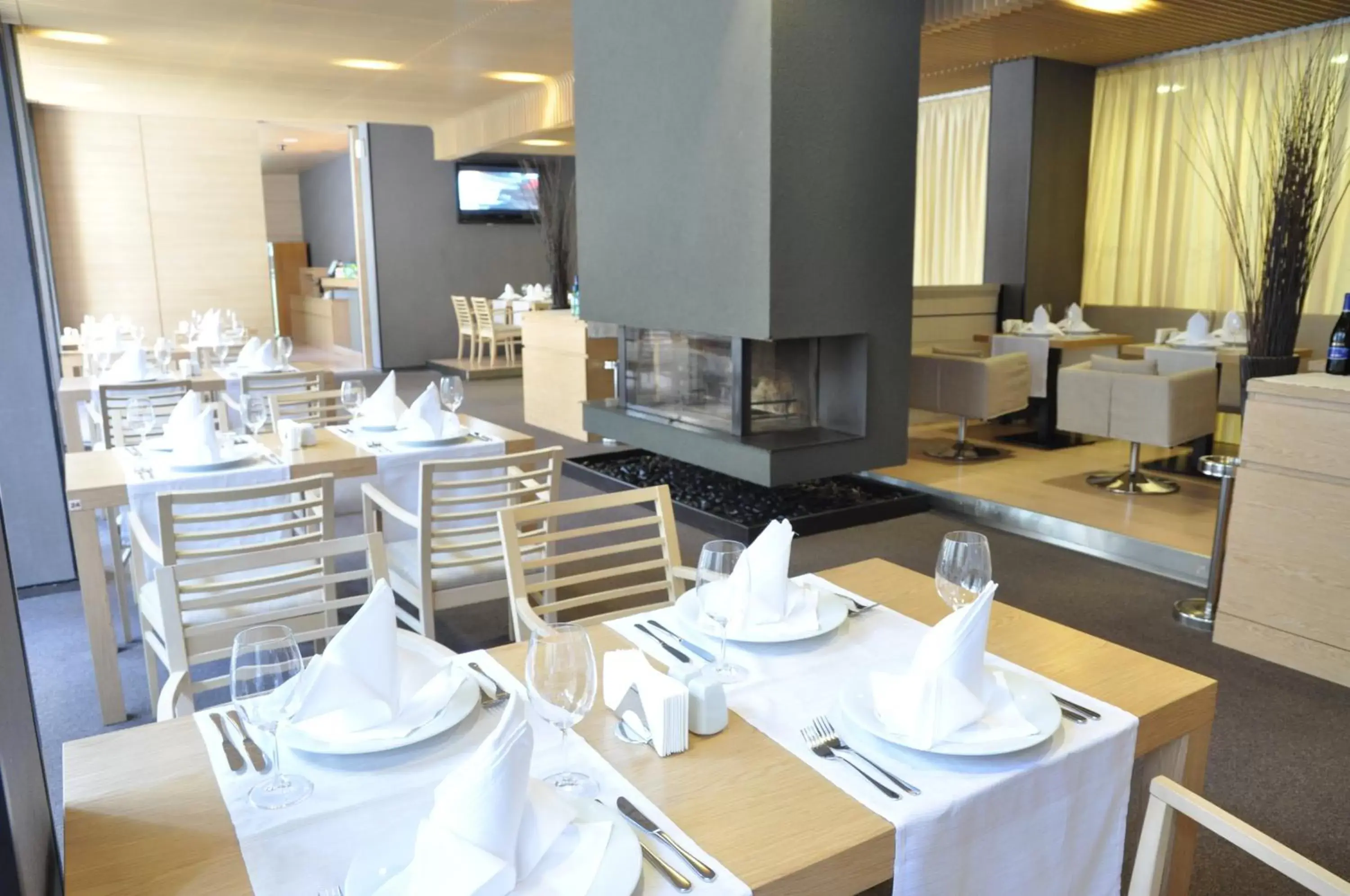 Restaurant/Places to Eat in Lucky Bansko Aparthotel SPA & Relax