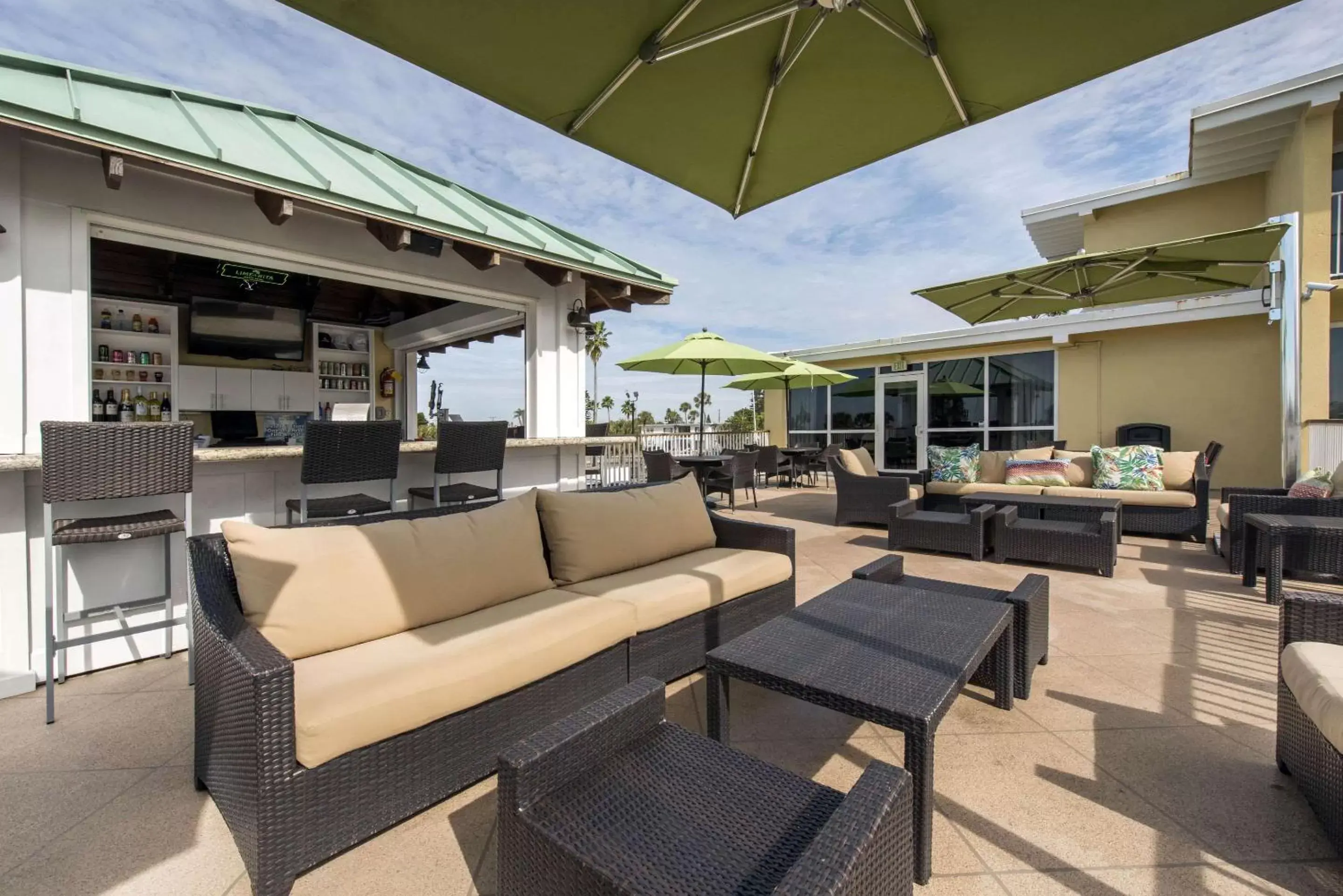 Lounge or bar in Treasure Island Hotel and Marina Lounge or bar in Treasure Island Hotel and Marina