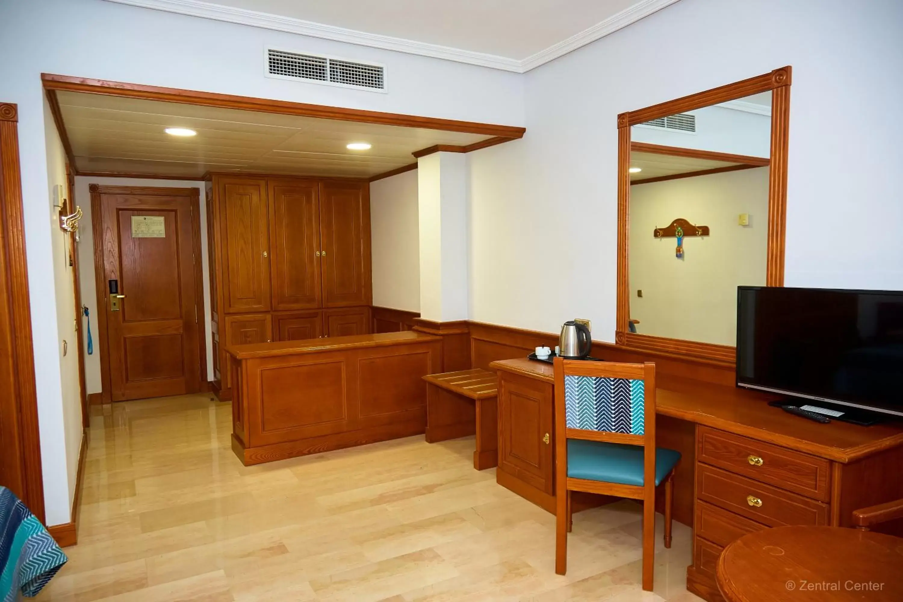 Seating area, TV/Entertainment Center in Hotel Zentral Center - Adults only