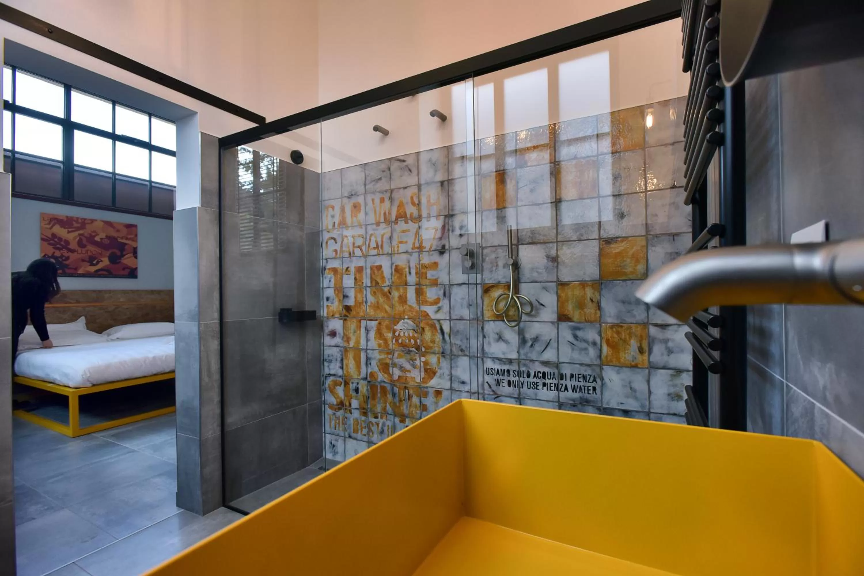 Bathroom in GARAGE47 Storica Officina Meccanica LOFT B&B iN PIENZA