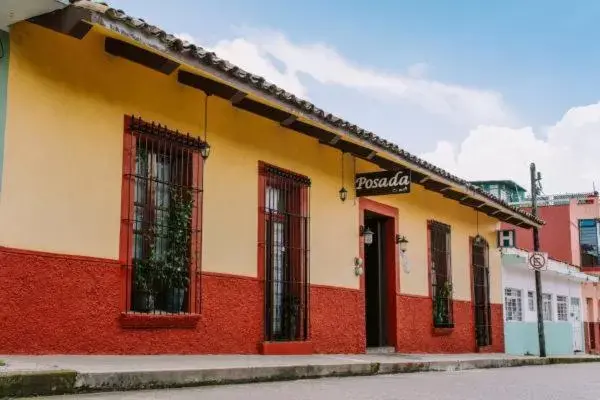 Facade/entrance, Property Building in Posada Galeria Alberto Sedas