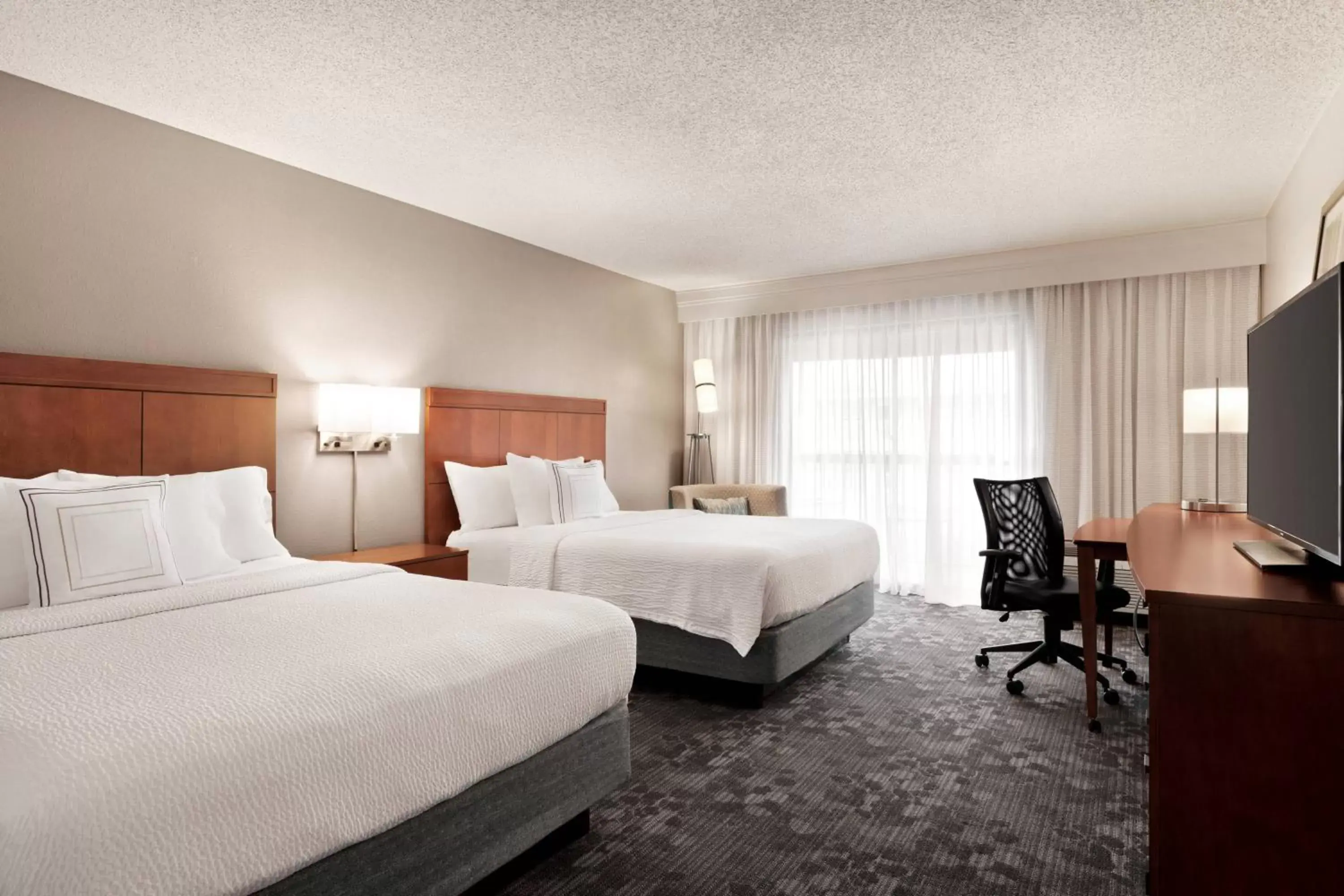 Photo of the whole room, Bed in Courtyard by Marriott Tulsa Central