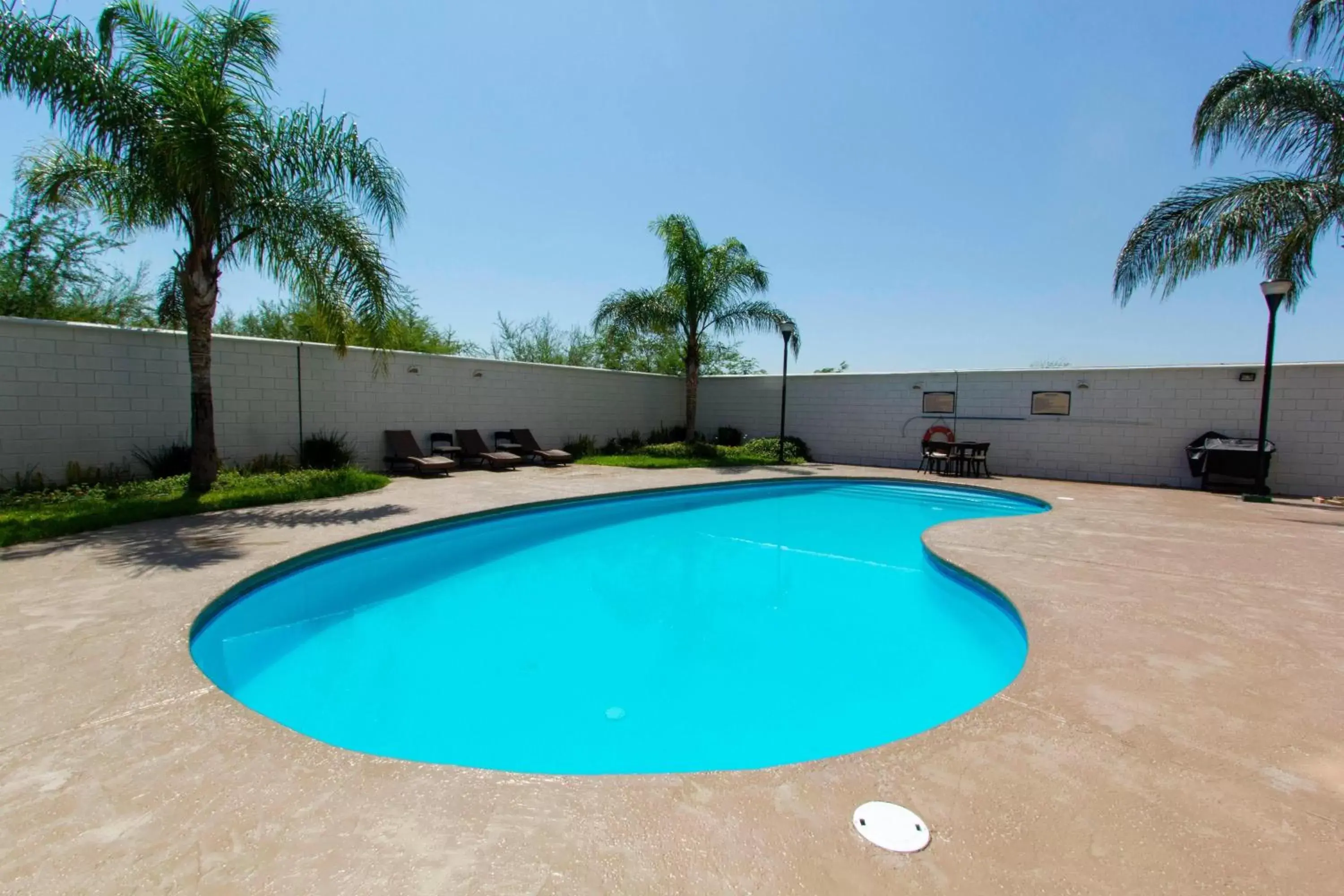 Swimming Pool in Fairfield by Marriott Monterrey Airport