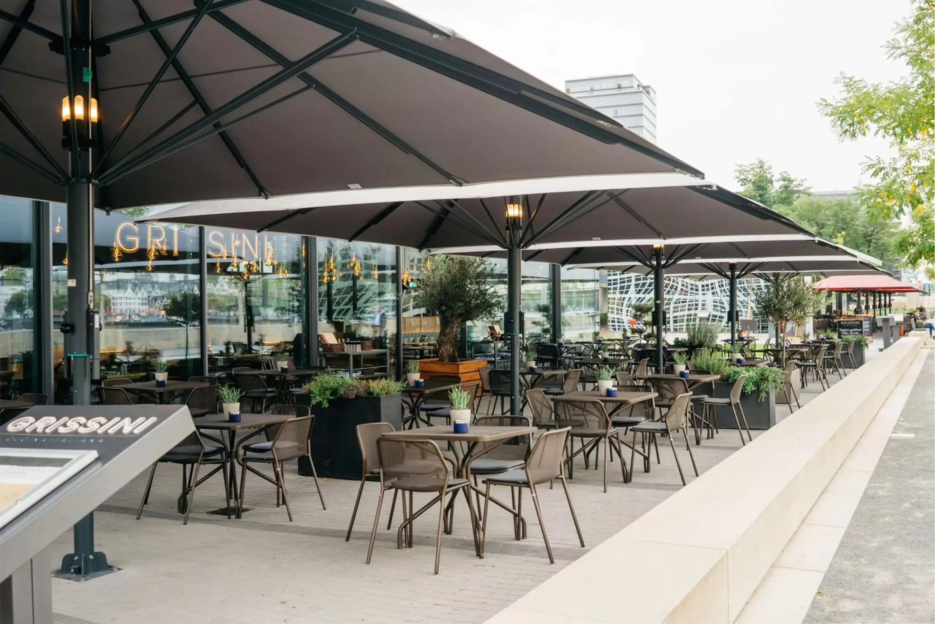 Restaurant/places to eat in Hyatt Regency Köln Restaurant/places to eat in Hyatt Regency Köln