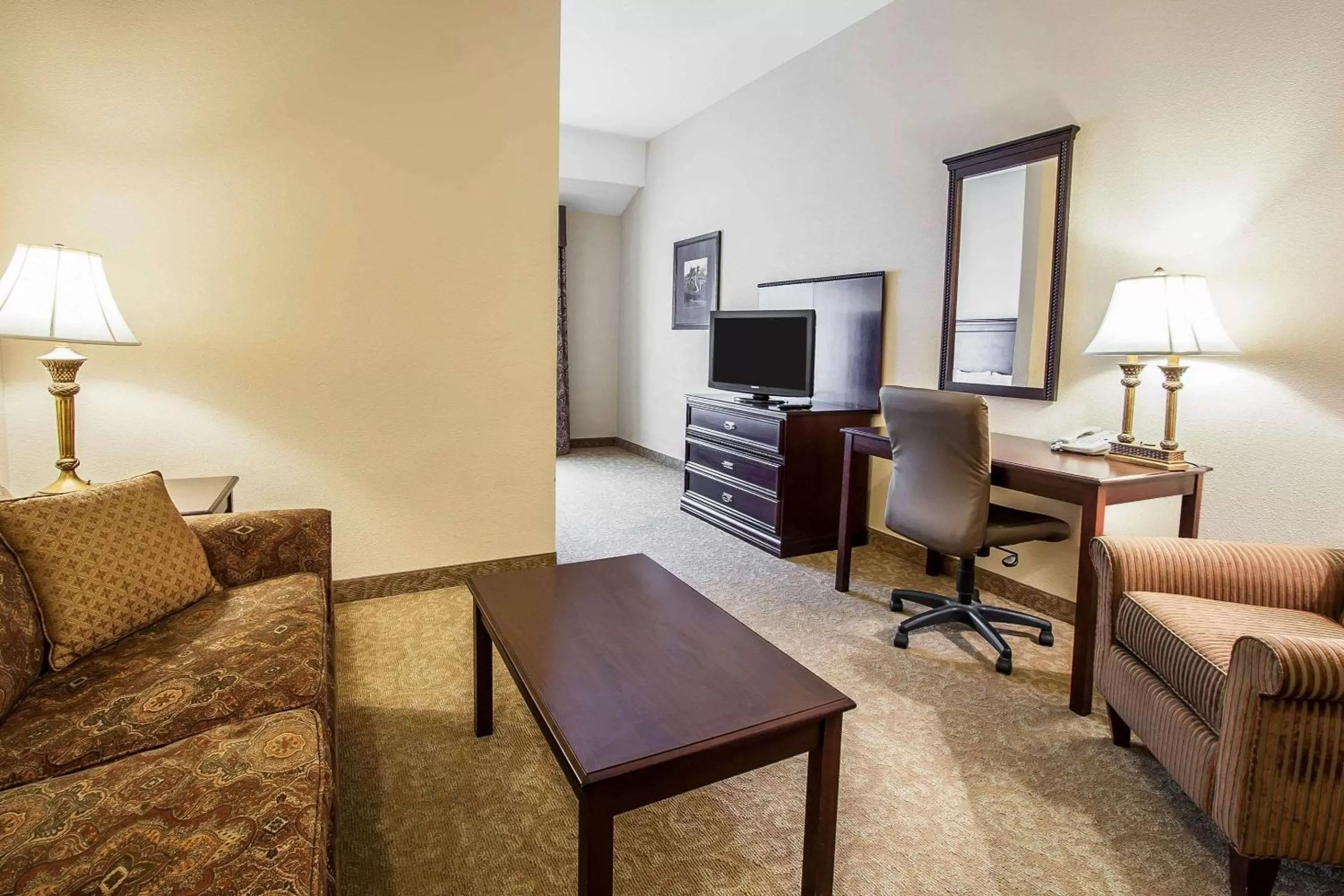 Photo of the whole room in Comfort Inn & Suites McMinnville Wine Country