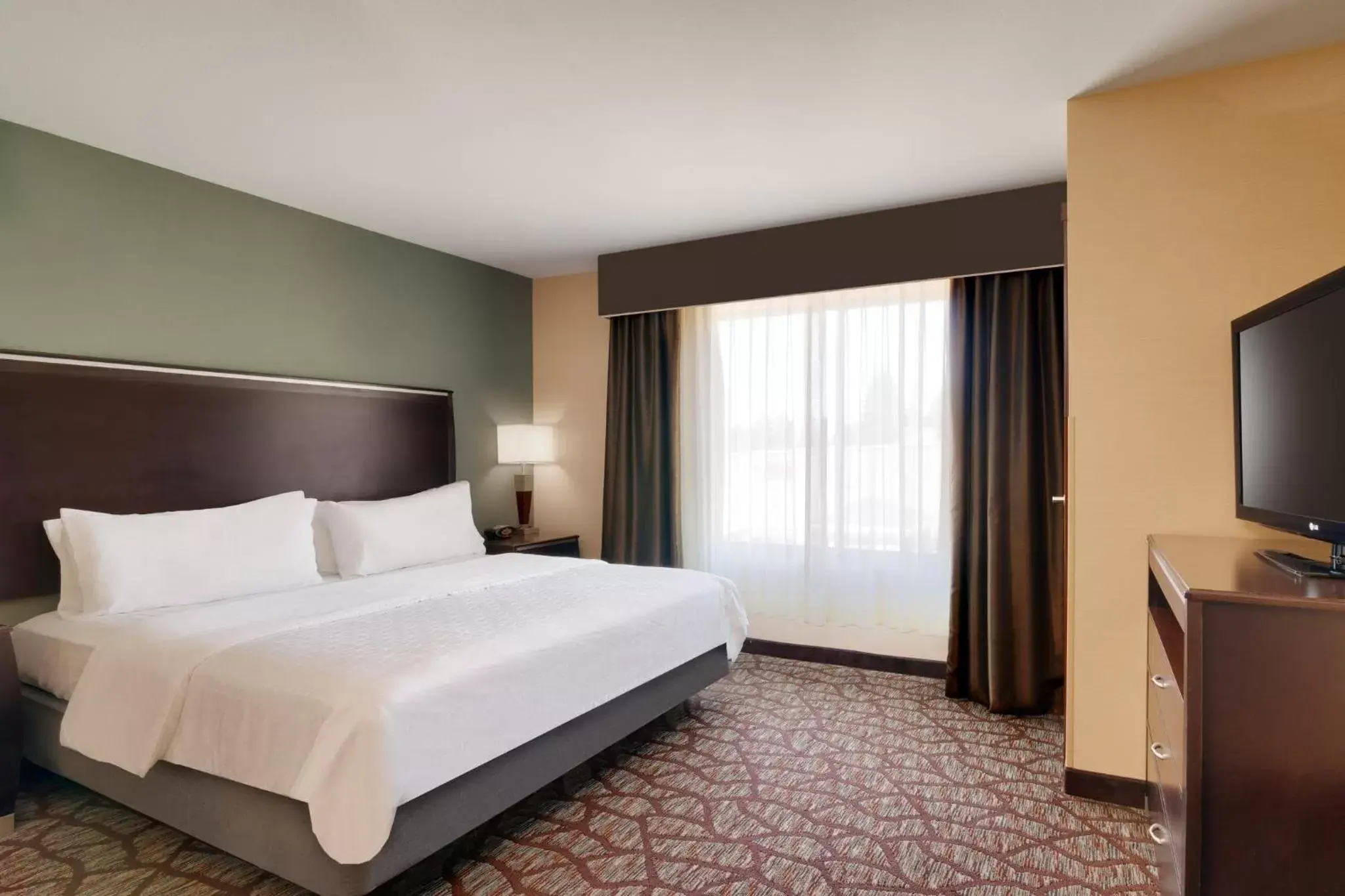 Bedroom, Bed in Holiday Inn Express Hotel & Suites Butte, an IHG Hotel