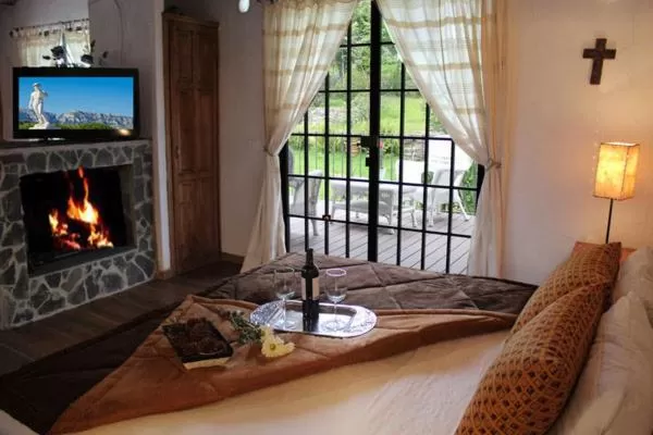 Bed in Hotel Villa Cassis