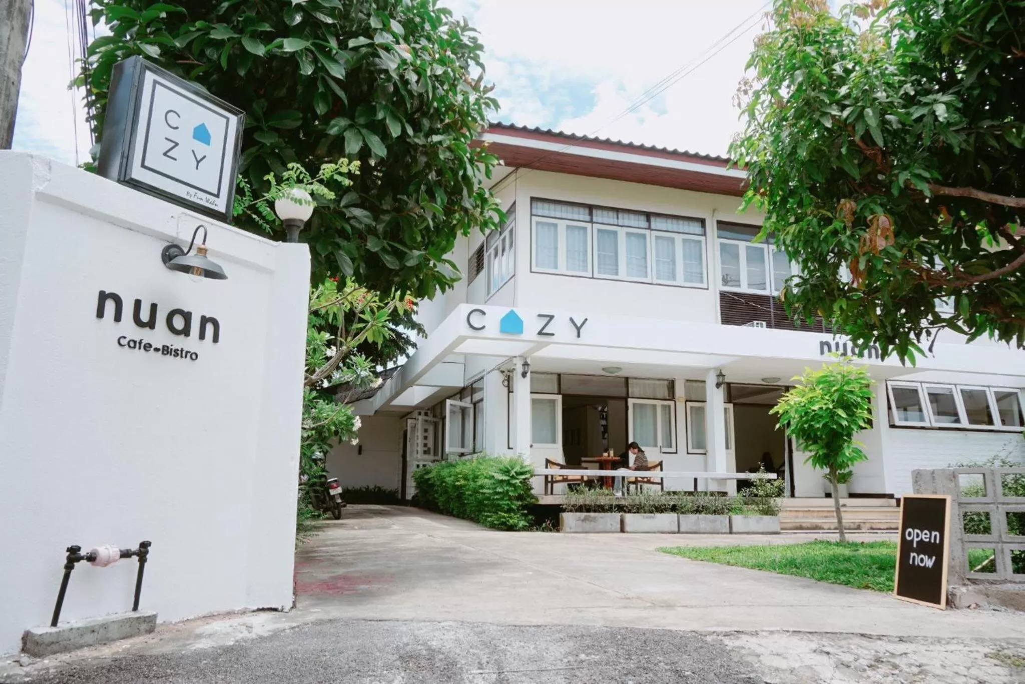 Restaurant/places to eat in Cozy by Funwahn