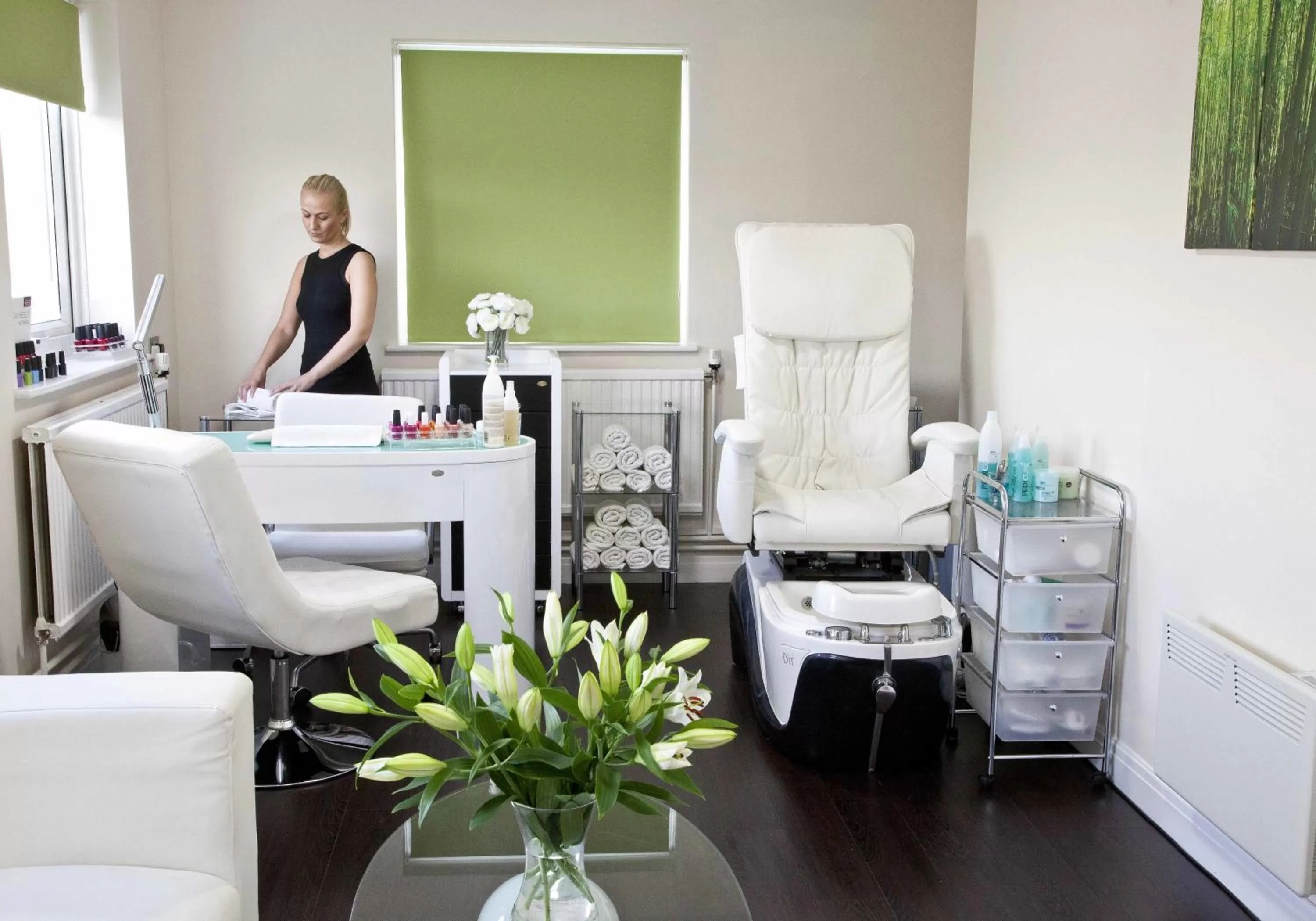 Massage in Cresta Court Hotel