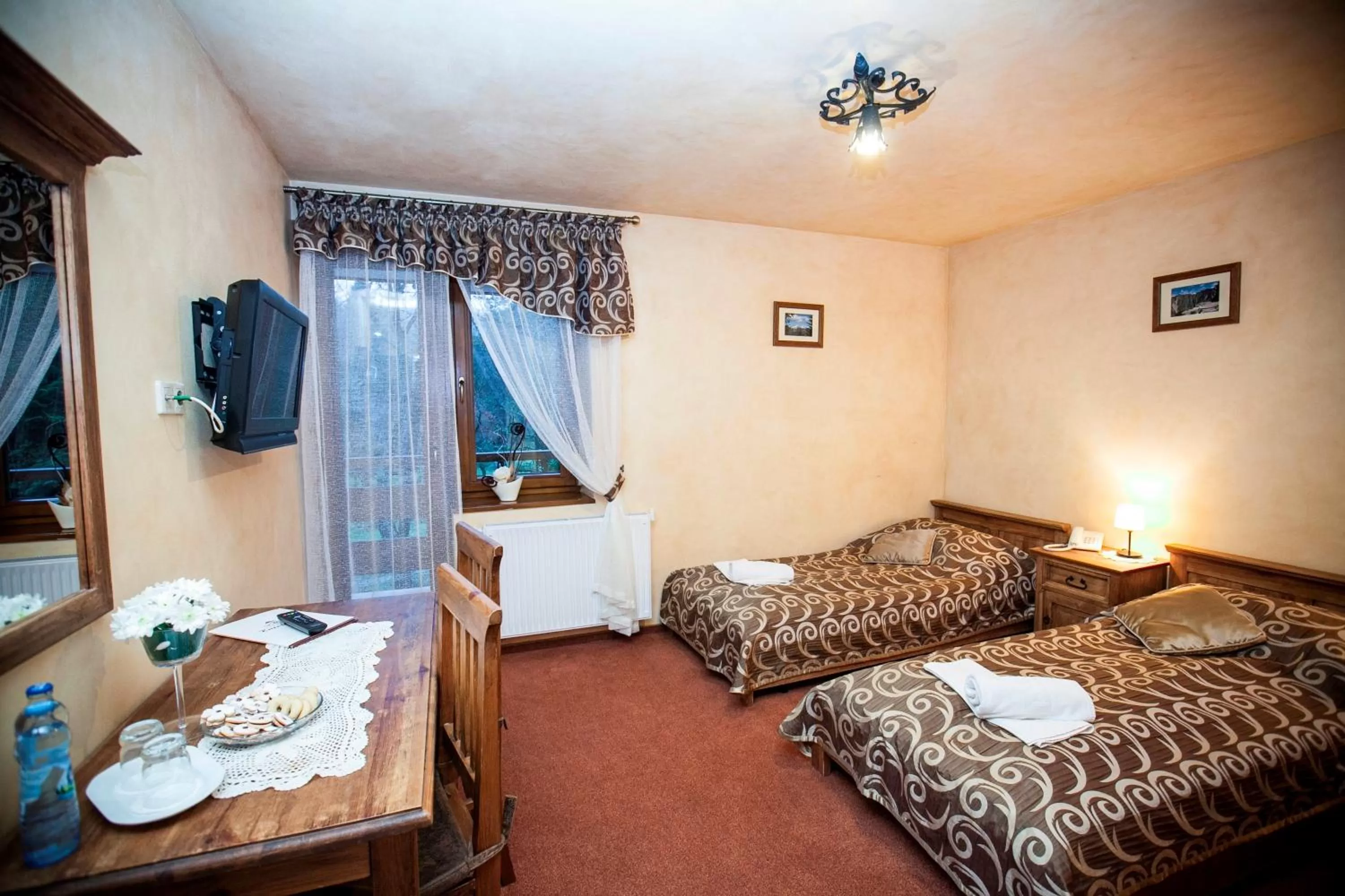 Photo of the whole room, Bed in Hotel Dwór Karolówka