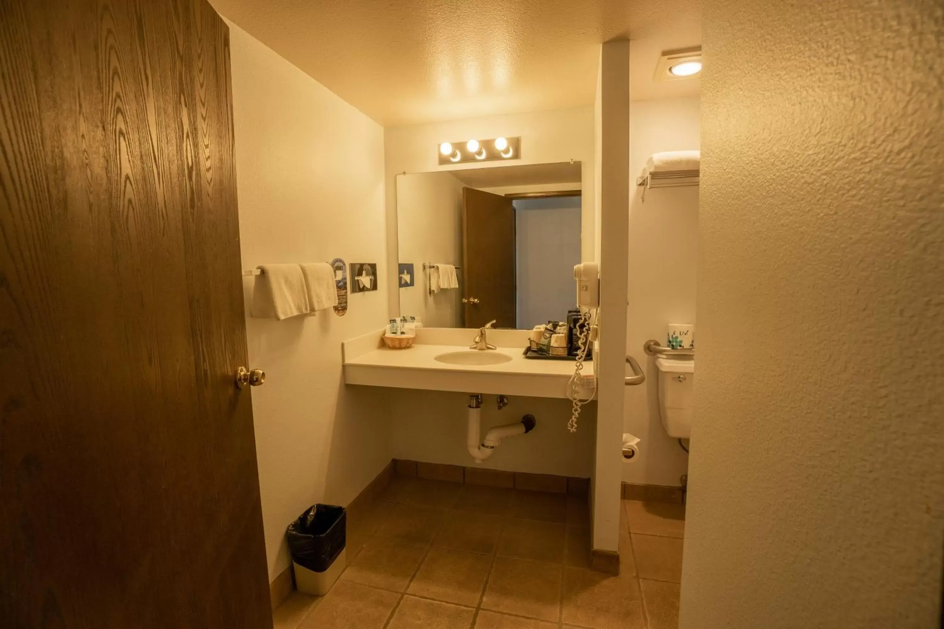 Bathroom in Clover Island Inn