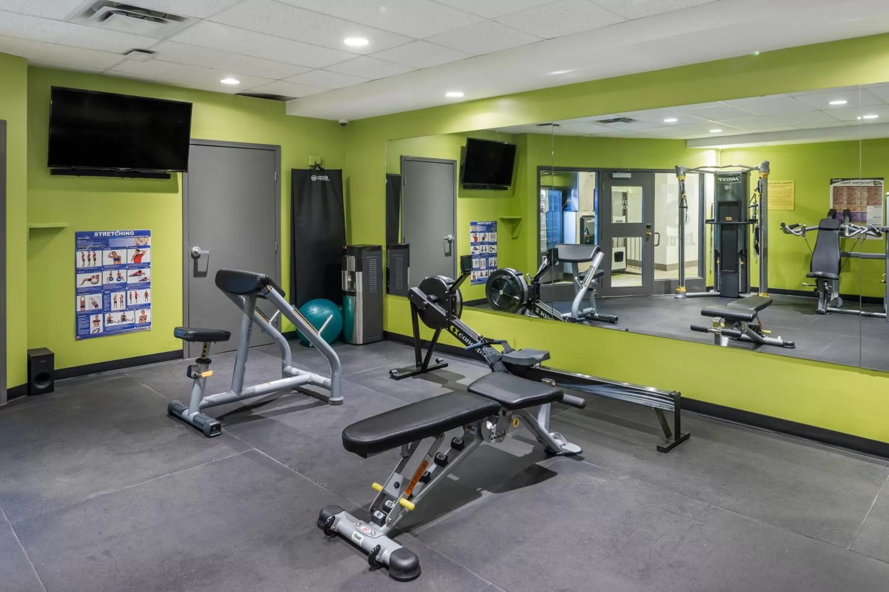 Fitness centre/facilities in Super 8 by Wyndham Winnipeg West Fitness centre/facilities in Super 8 by Wyndham Winnipeg West