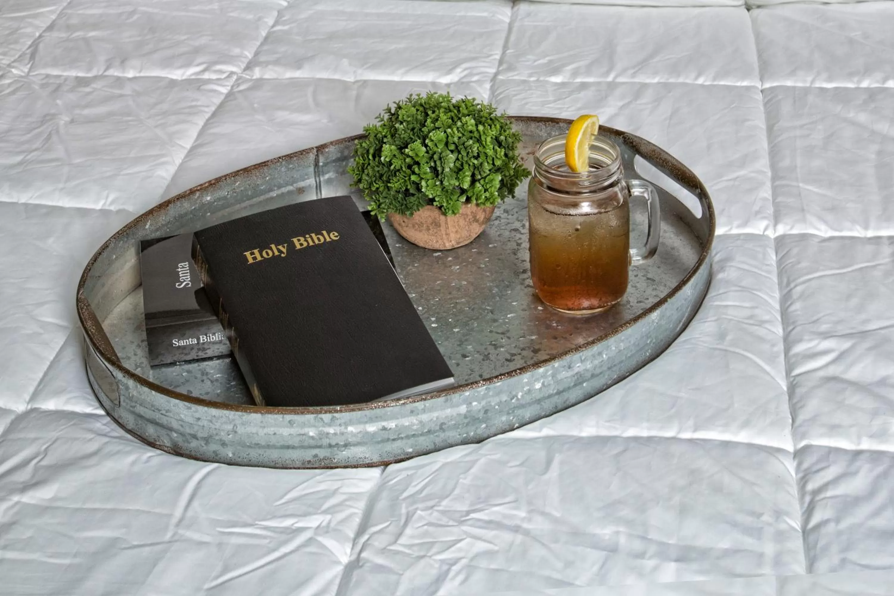 Decorative detail in Stateline Cabin