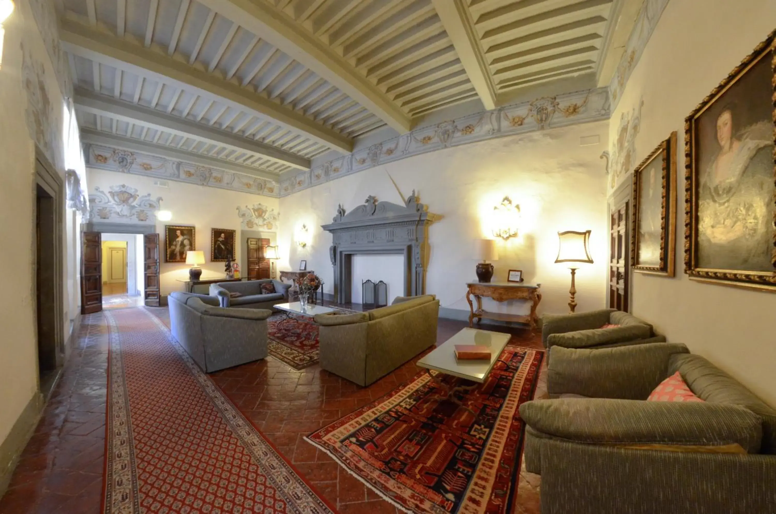 Communal lounge/ TV room, Seating Area in Hotel San Michele