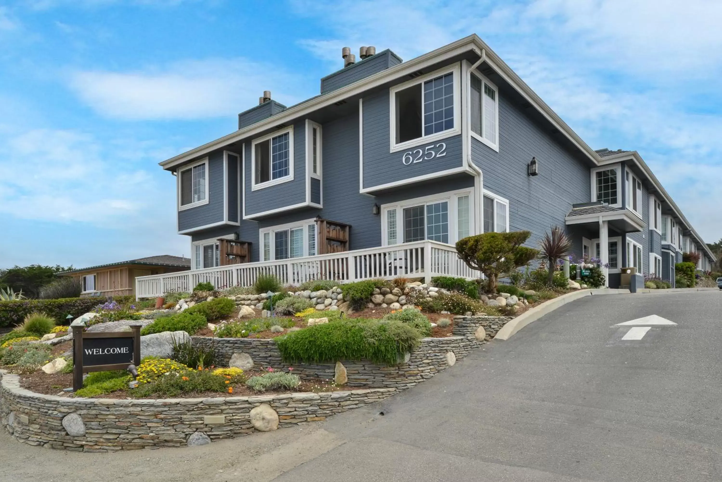 Facade/entrance, Property Building in Sand Pebbles Inn