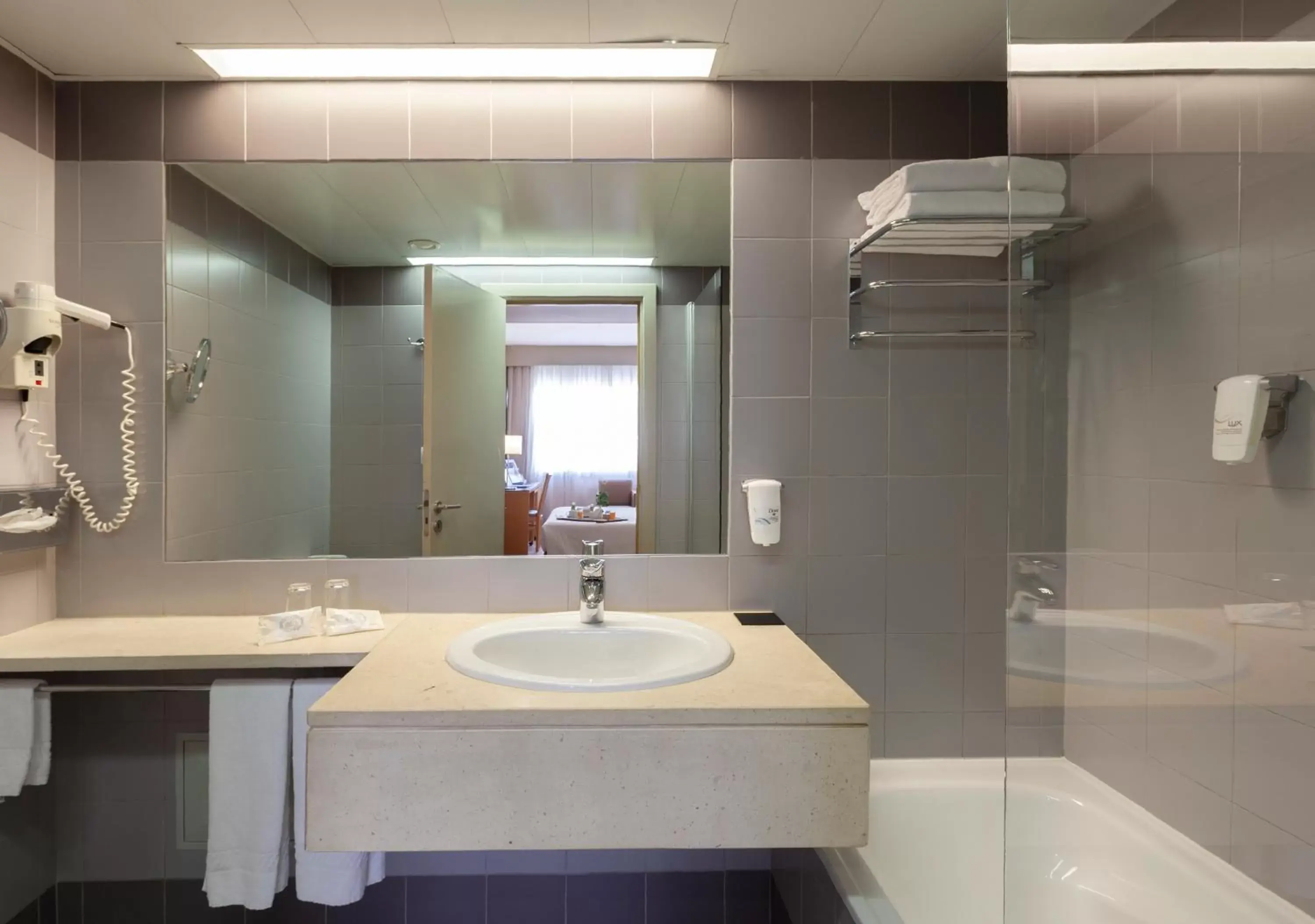 Bathroom in Portus Cale Hotel