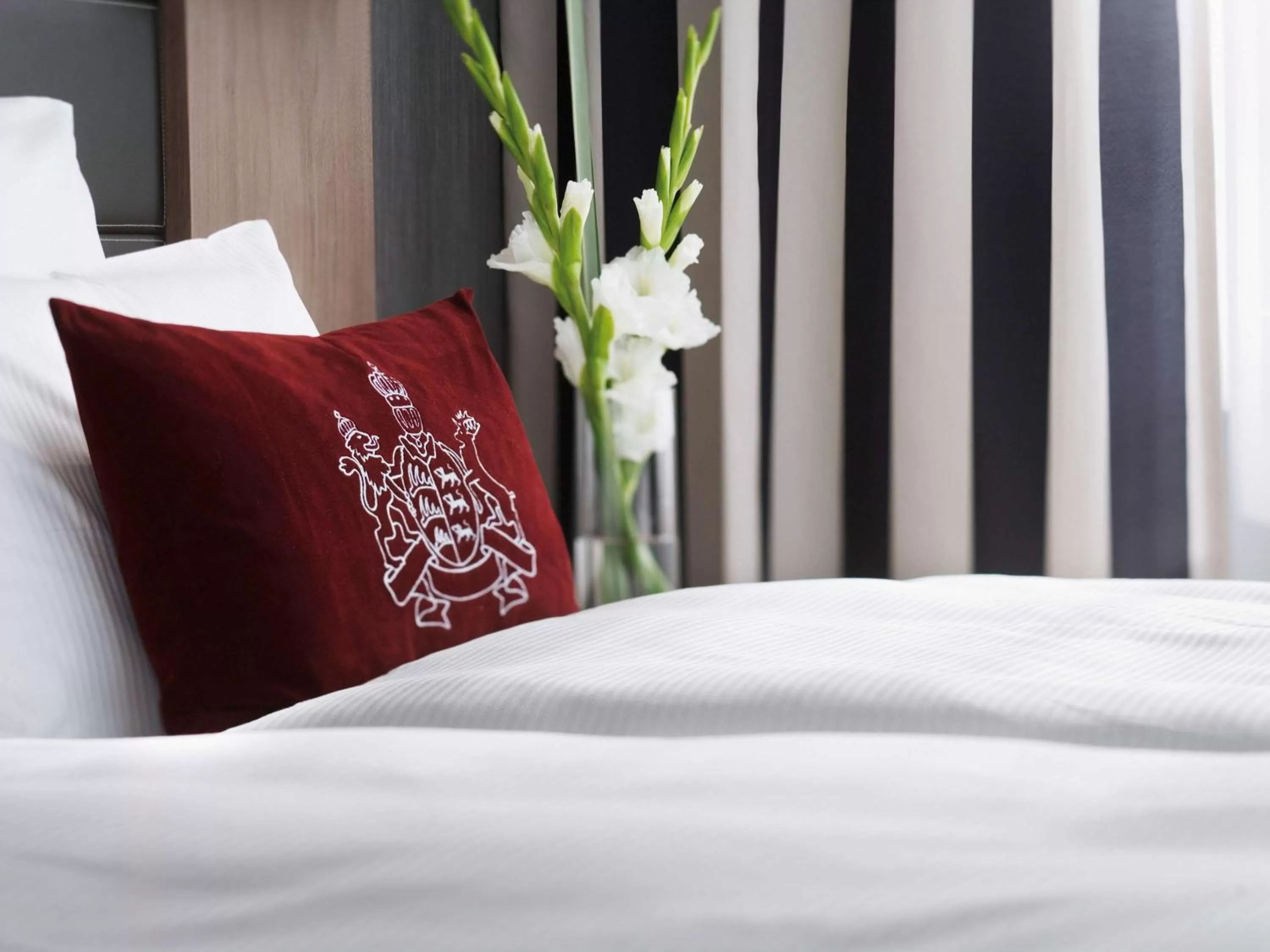 Family Connecting King Room in Mövenpick Hotel Stuttgart Airport