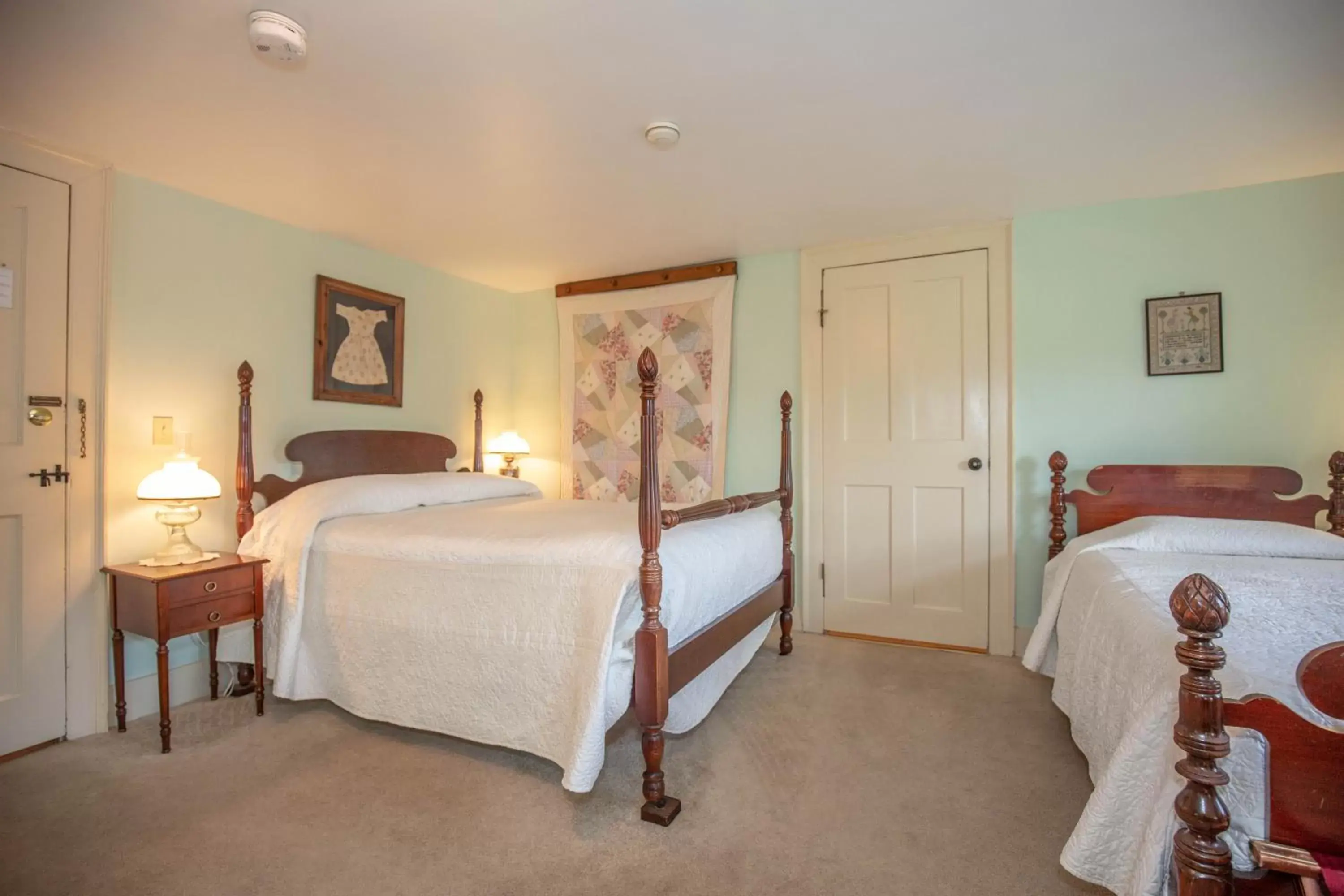 Bedroom, Bed in Clark Currier Inn