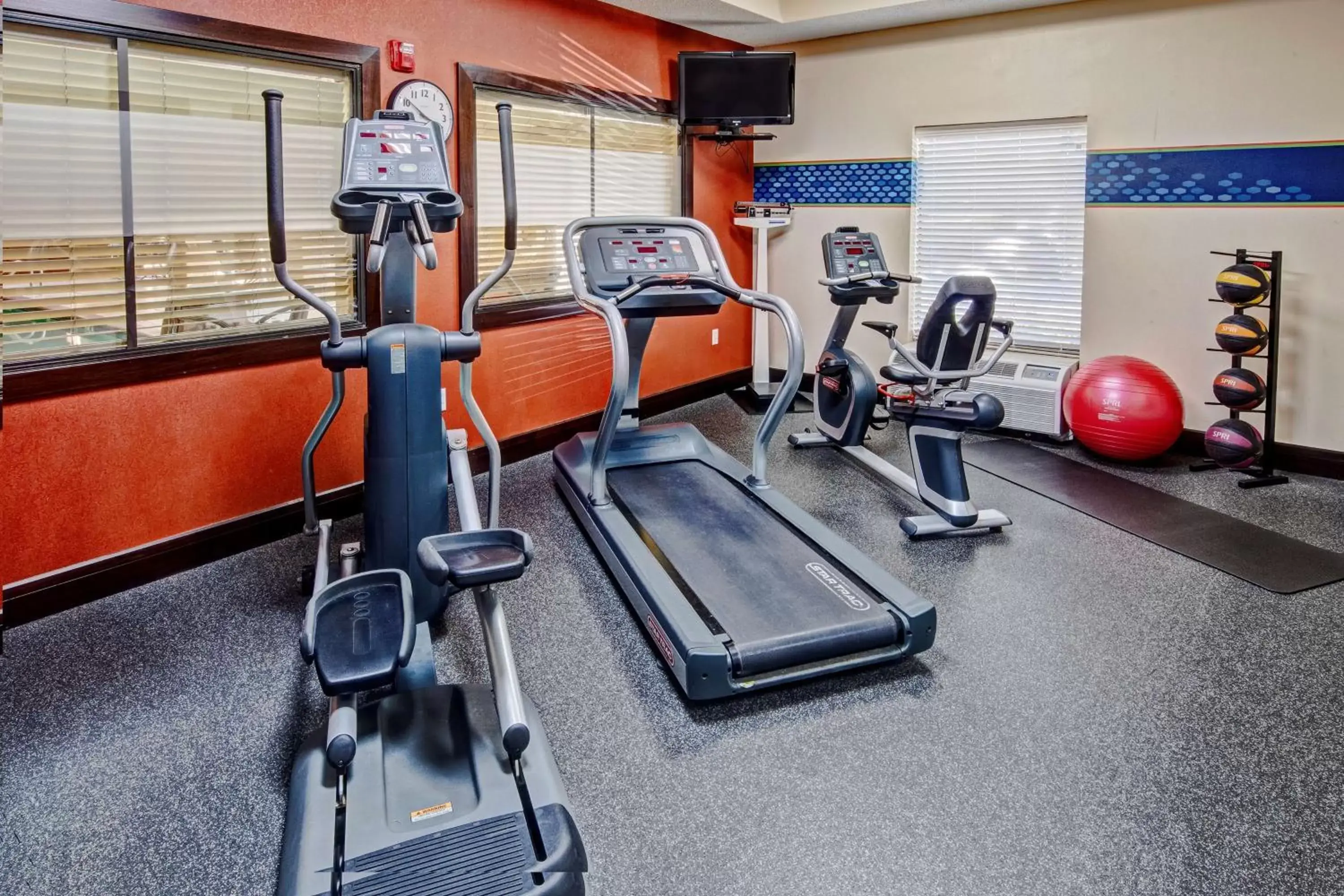 Fitness centre/facilities, Fitness Center/Facilities in Hampton Inn Van Buren