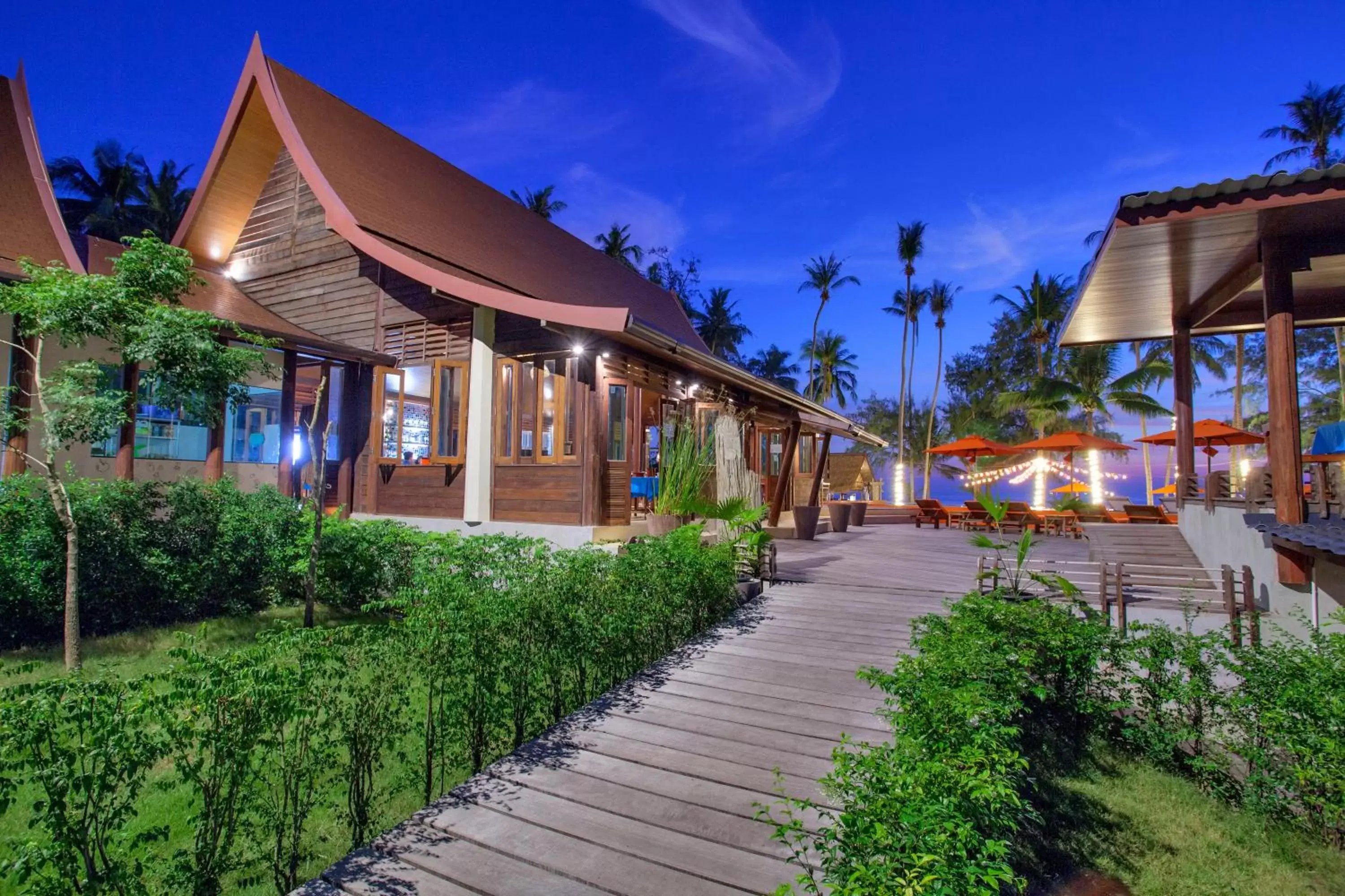 Restaurant/places to eat in Koh Kood Paradise Beach Restaurant/places to eat in Koh Kood Paradise Beach