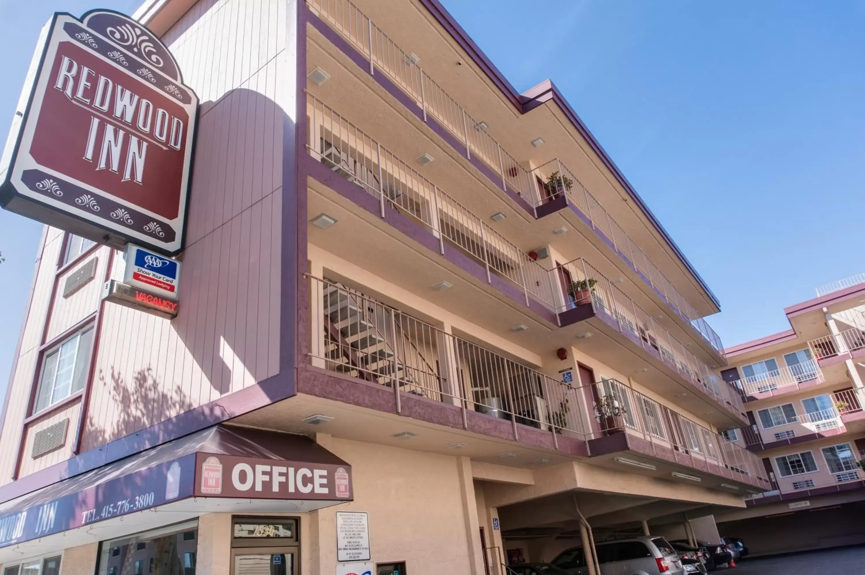 Facade/entrance, Property Building in La Casa Inn