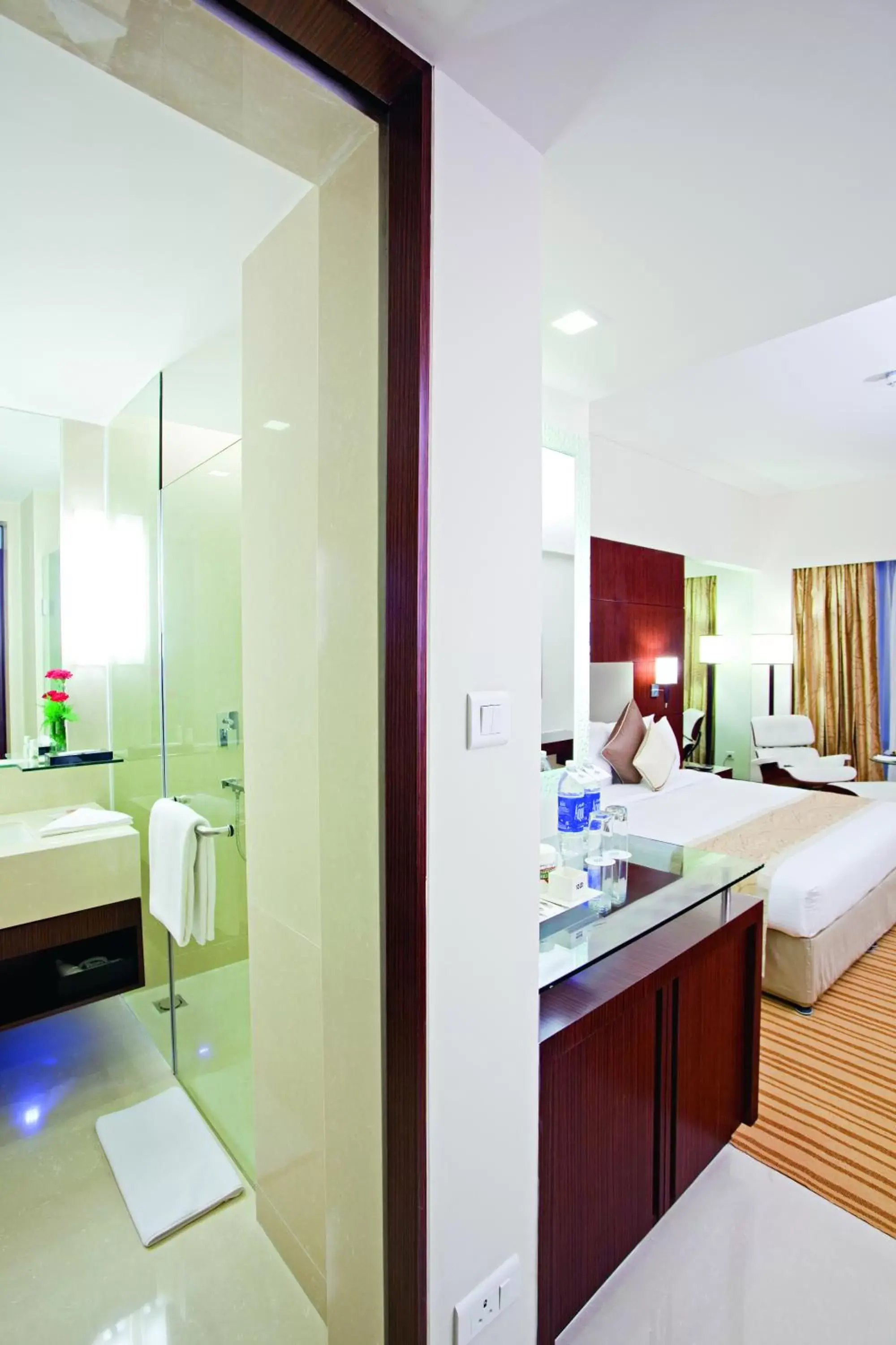 Photo of the whole room, Bathroom in Country Inn & Suites By Radisson, Sahibabad