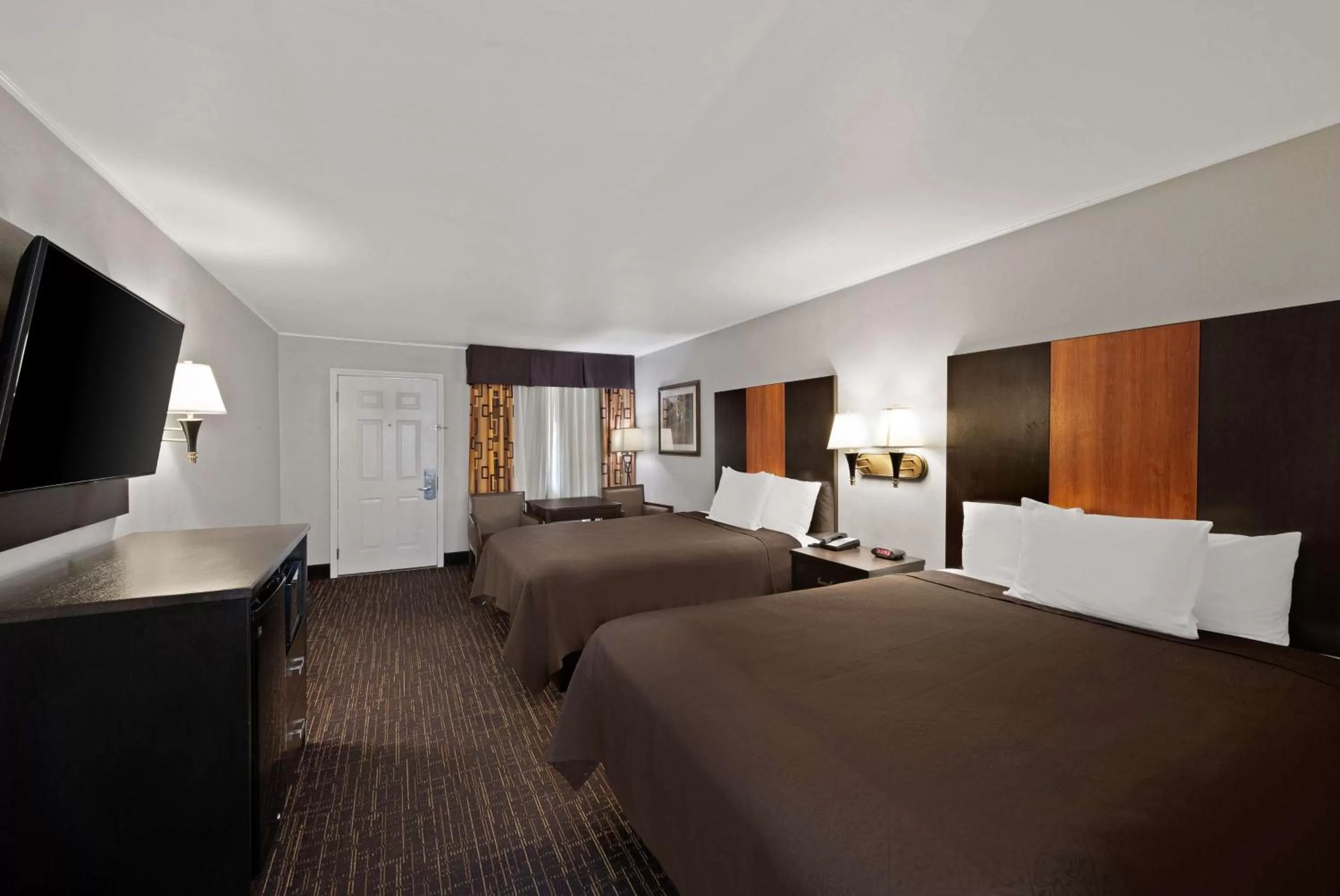 Bedroom, Bed in Best Western Executive Inn