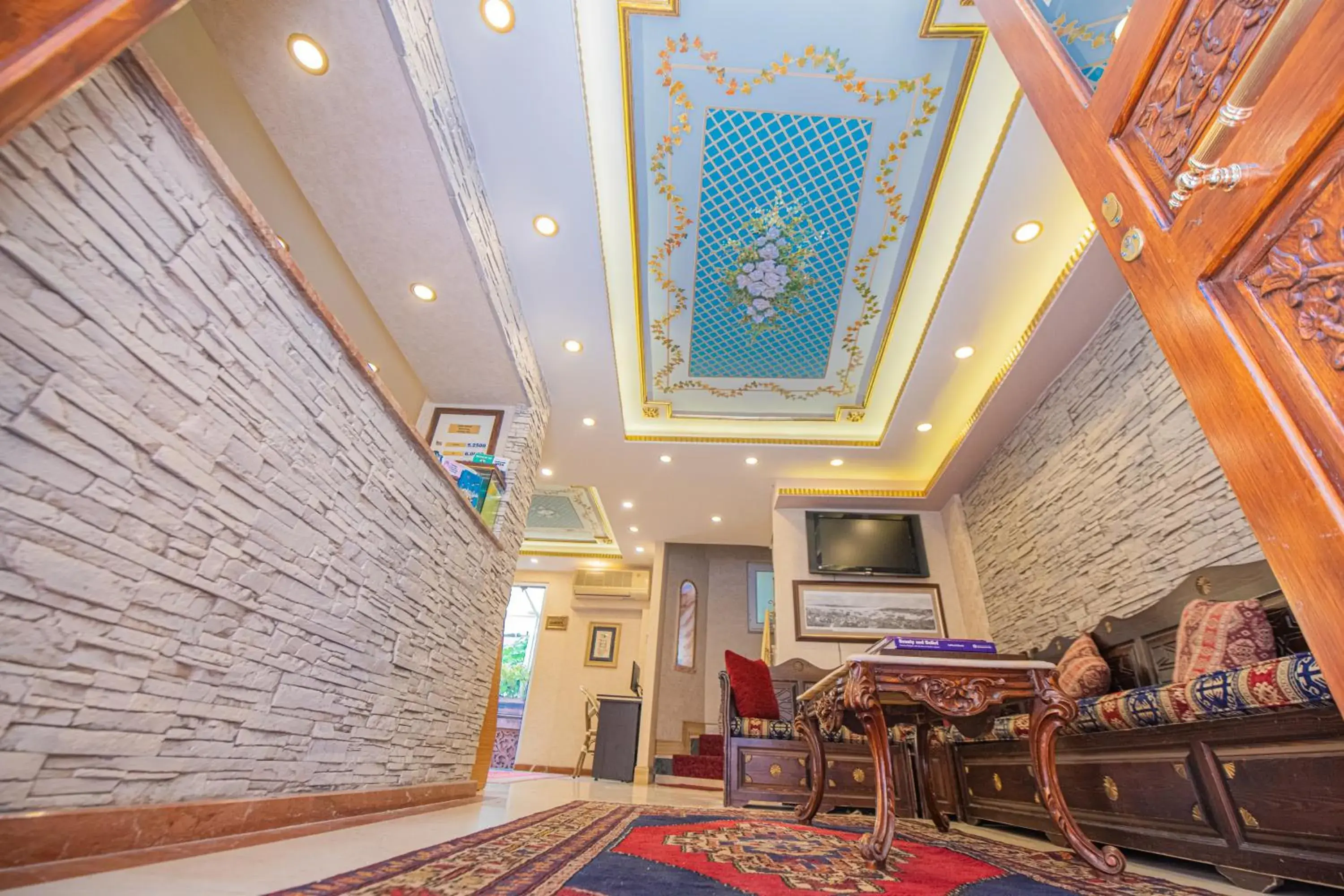 Facade/entrance, Lobby/Reception in Kaftan Hotel